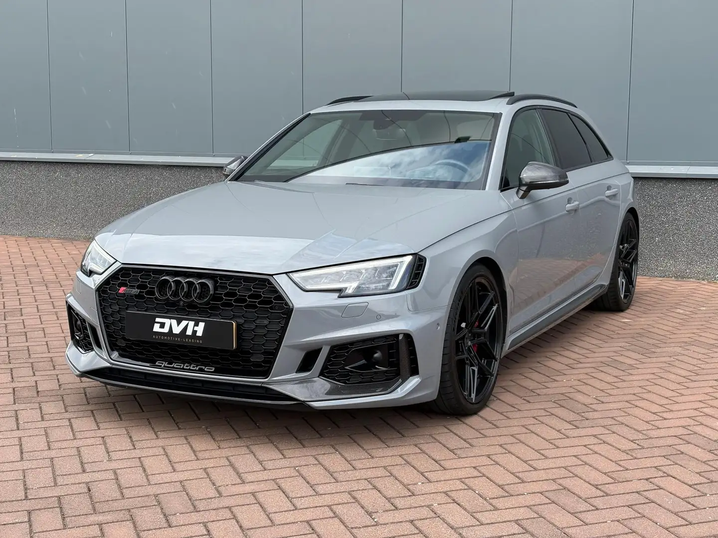Audi RS4 A4 Avant 2.9 TFSI quattro Pro Line Plus Grijs - 2