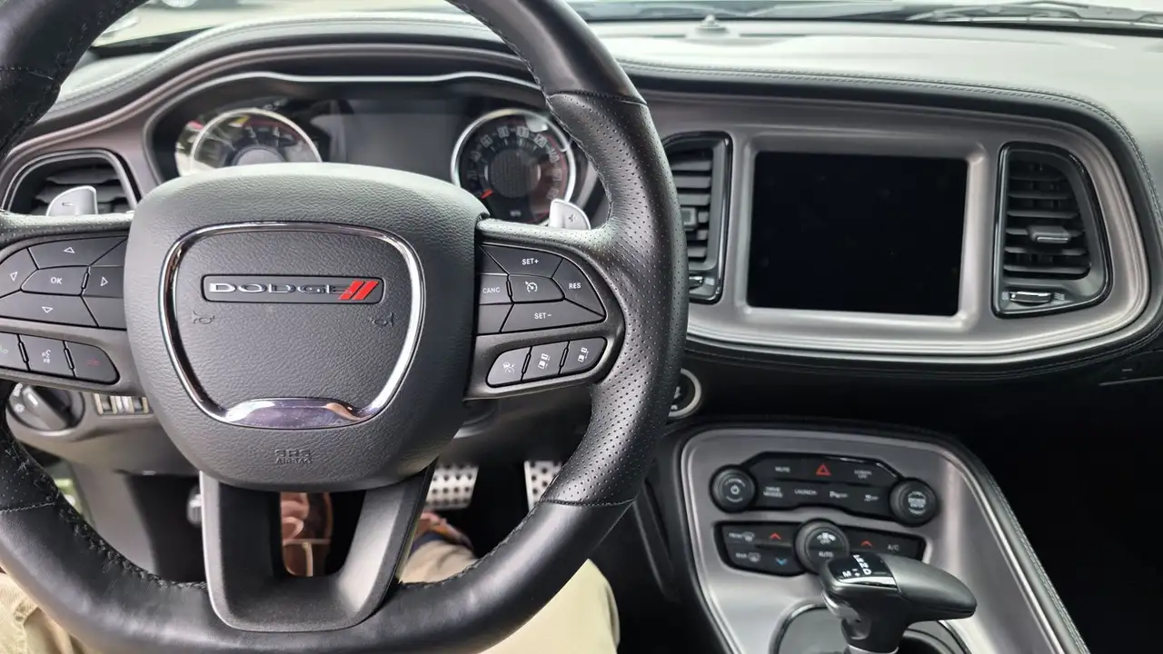 Dodge Challenger 2025 — фото 15