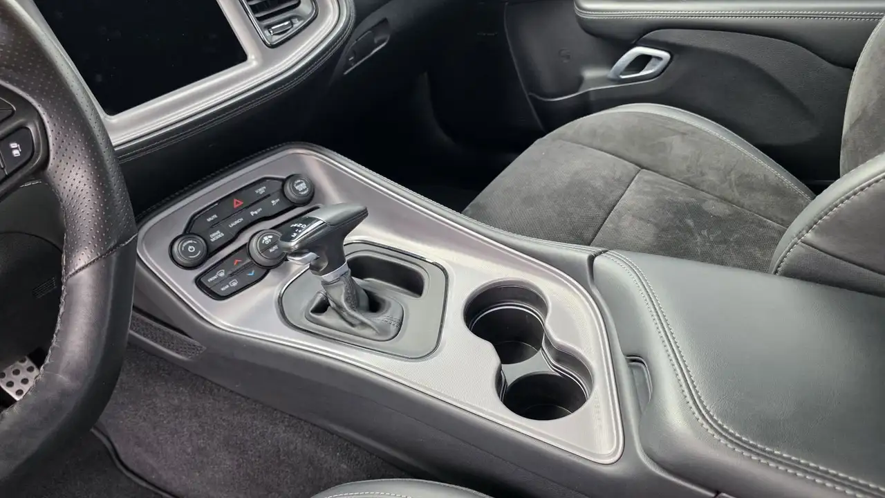 Dodge Challenger 2025 — фото 12