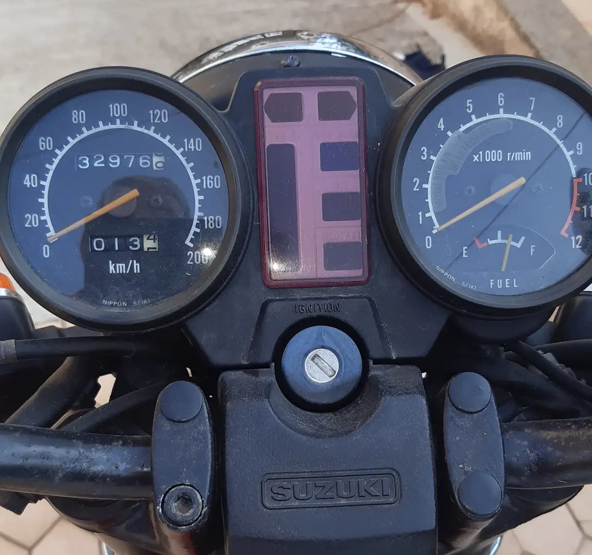 Suzuki GSX 250 Red - 1