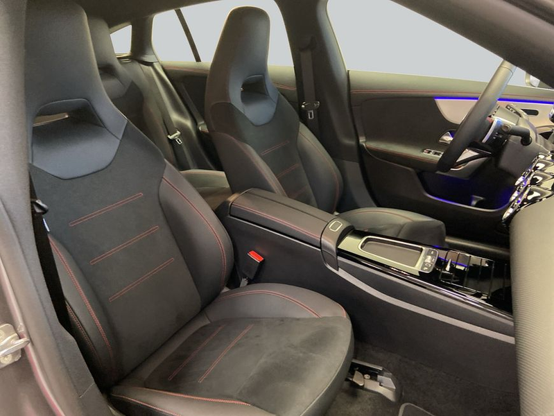 Mercedes-Benz CLA 180 CLA — photo 13