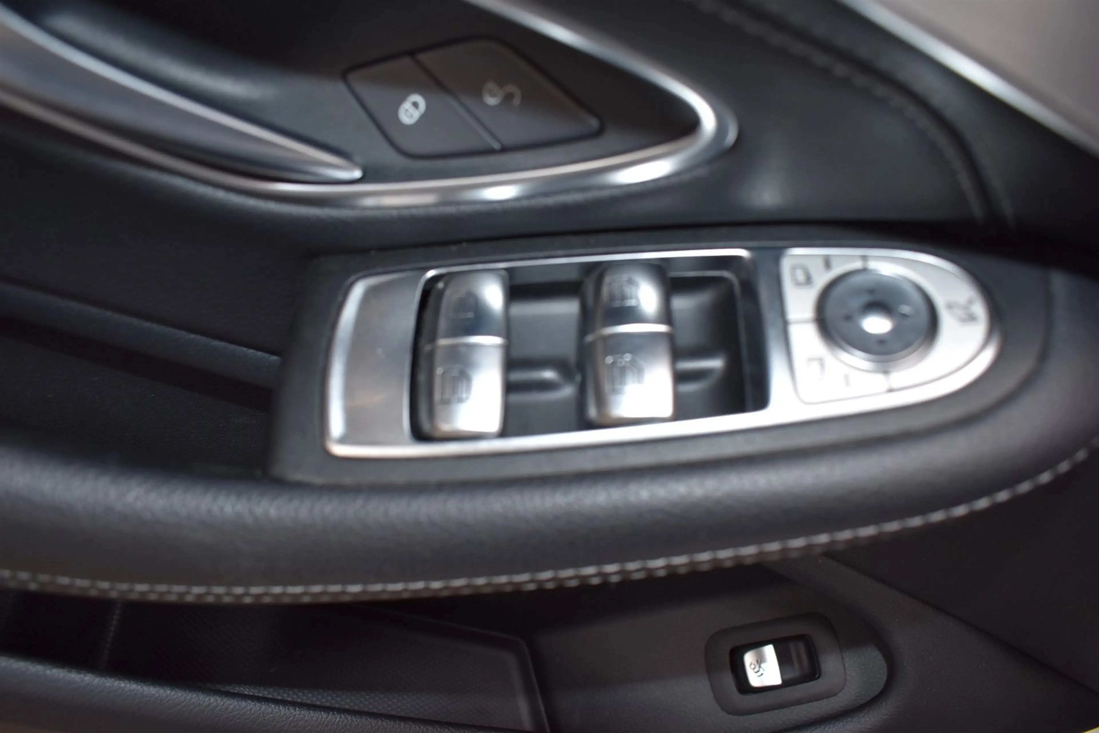 Mercedes-Benz C 180 AMG AUTOMATIK — photo 18