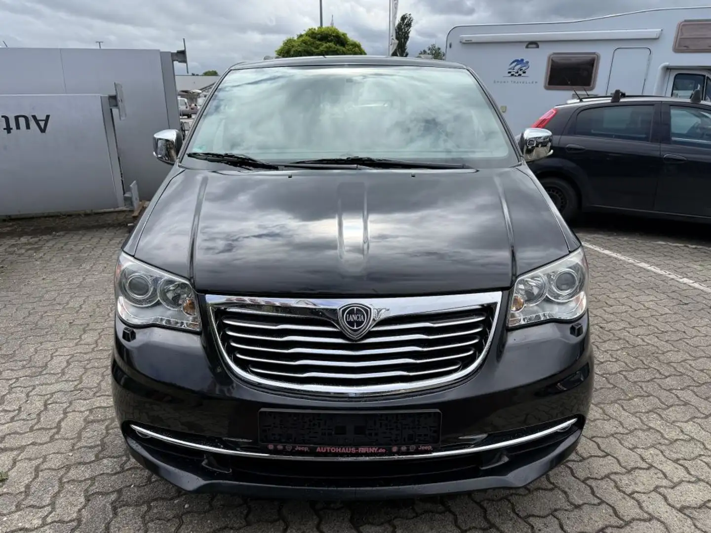 Lancia Voyager 2.8 Multijet 16v S Schwarz - 2