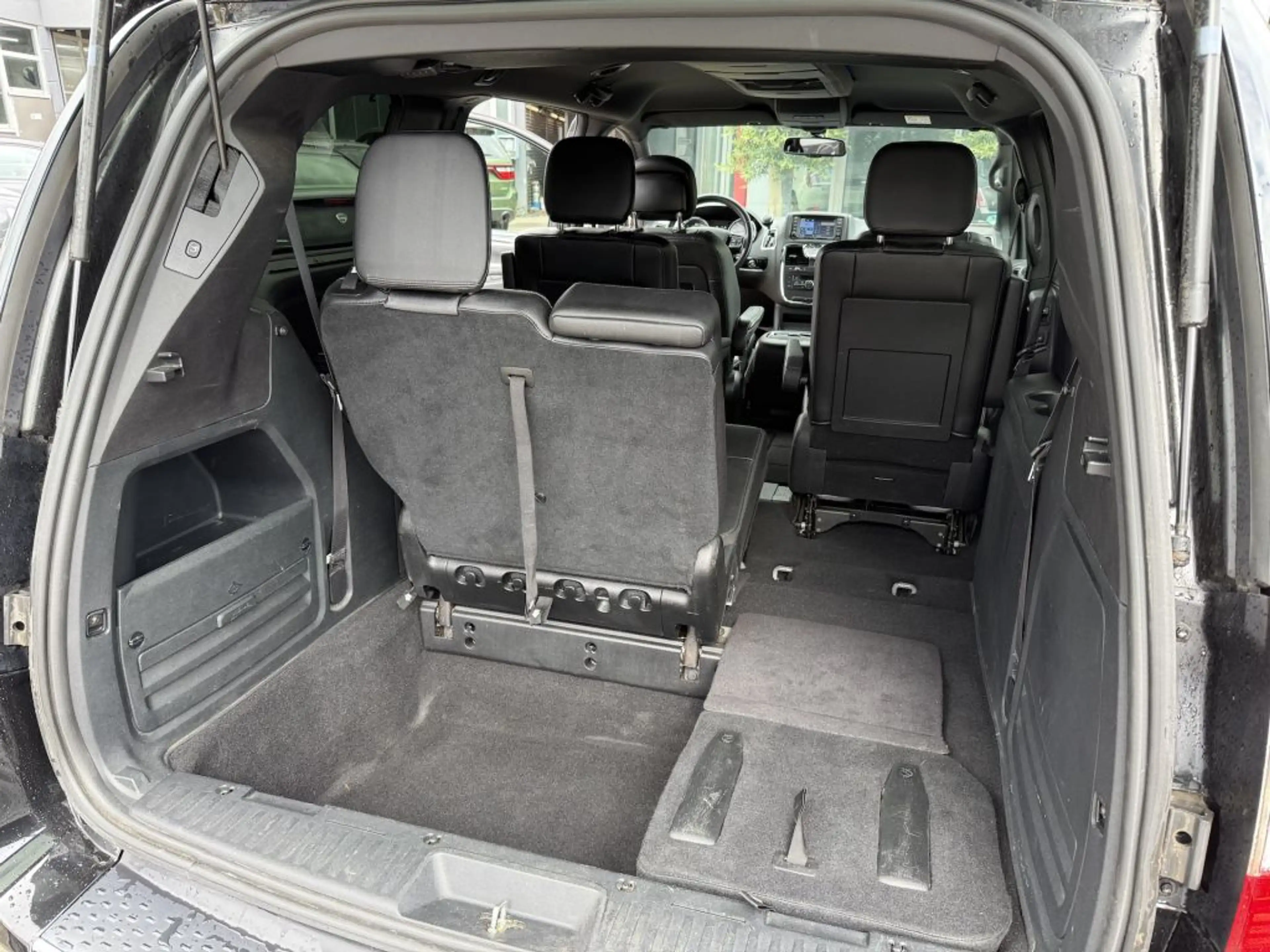 Lancia Voyager 2.8 Multijet 16v S — photo 15