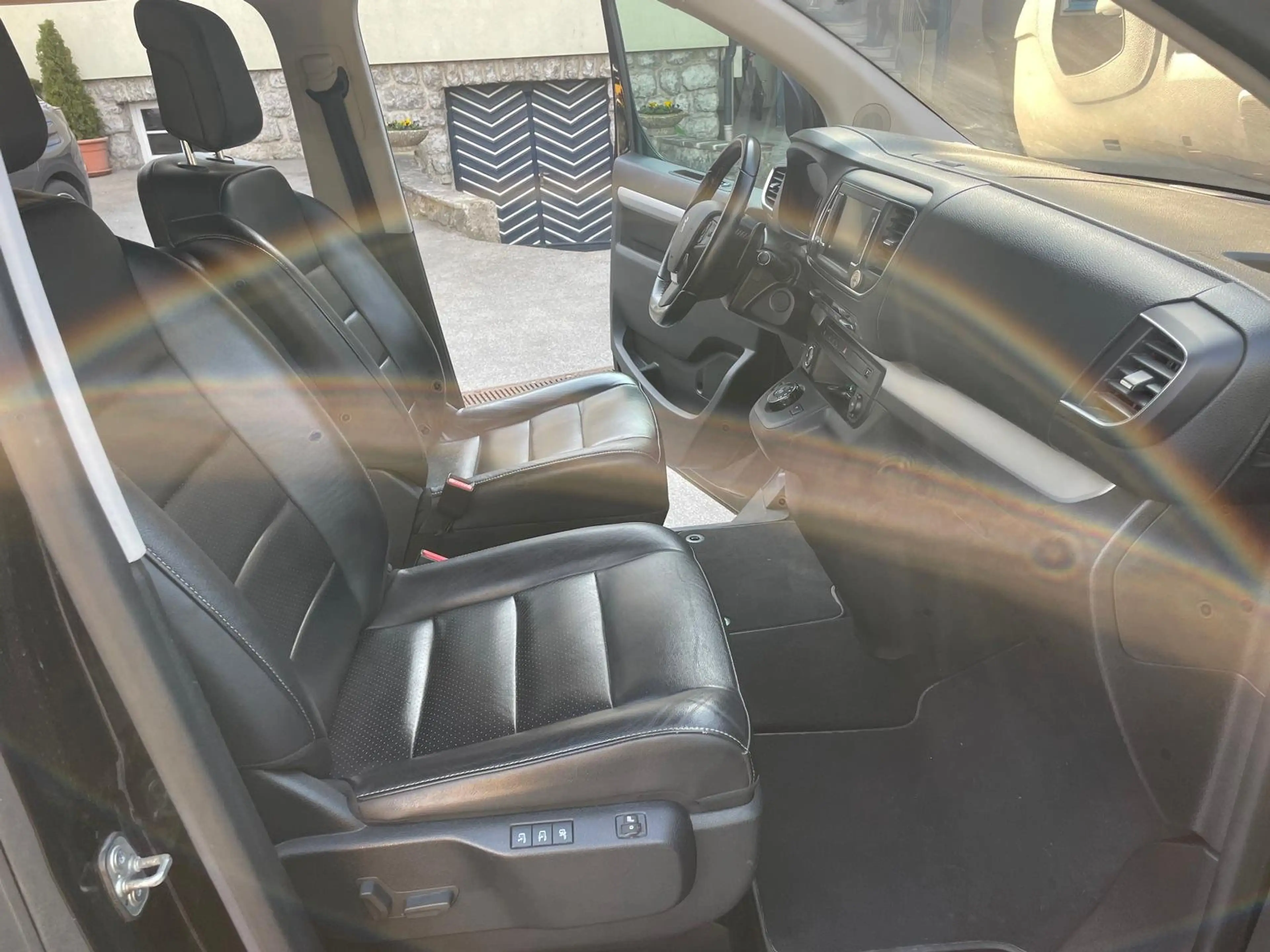 Peugeot Traveller Traveller Business VIP L2 BlueHDI 180 S — photo 6
