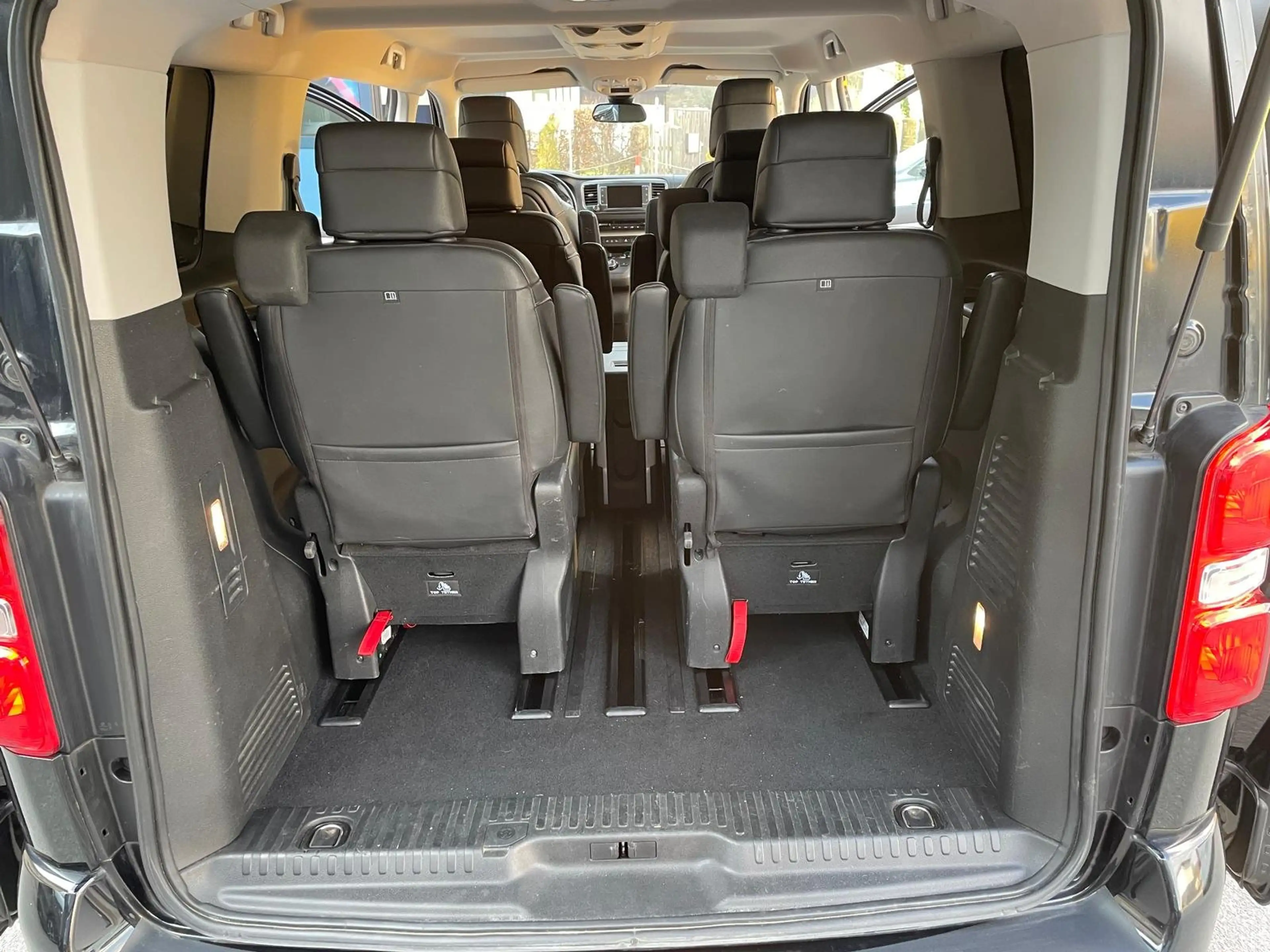 Peugeot Traveller Traveller Business VIP L2 BlueHDI 180 S — photo 10