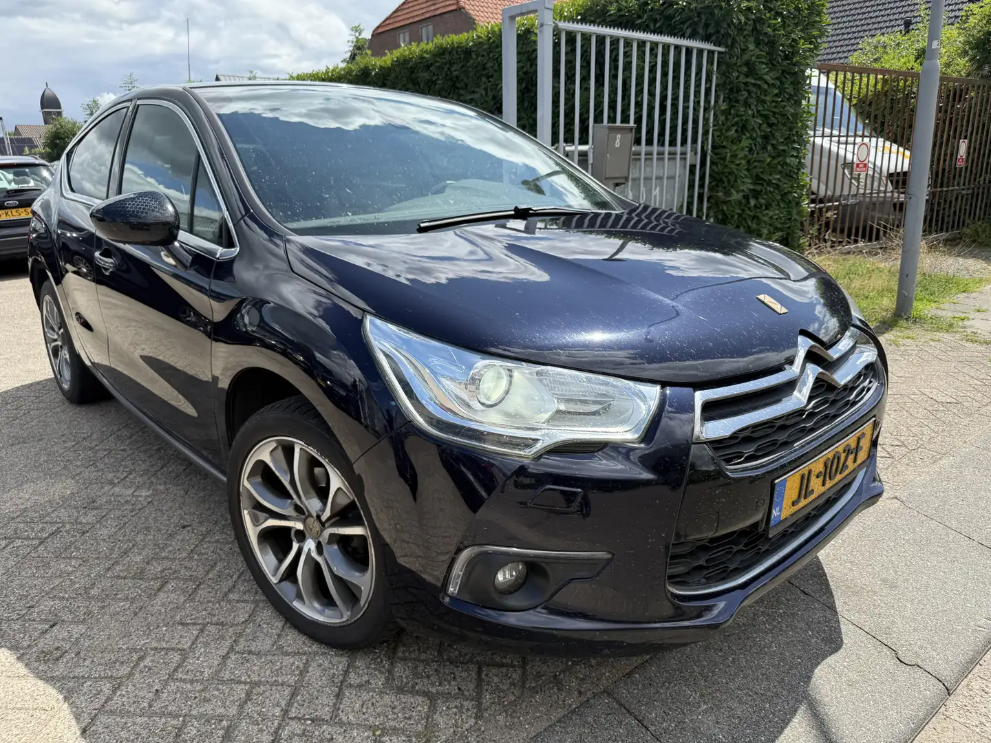 DS Automobiles DS 4 PureTech So Chic Blau - 1