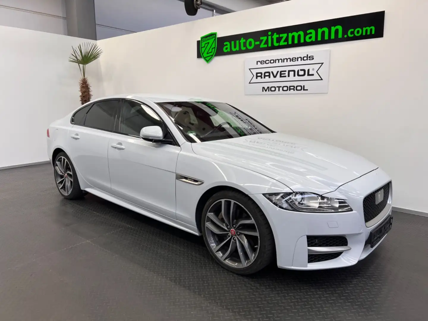 Jaguar XF R-Sport *MERIDIAN*NAVI*CAM*ACC*HUD*20 ZOLL* Weiß - 1