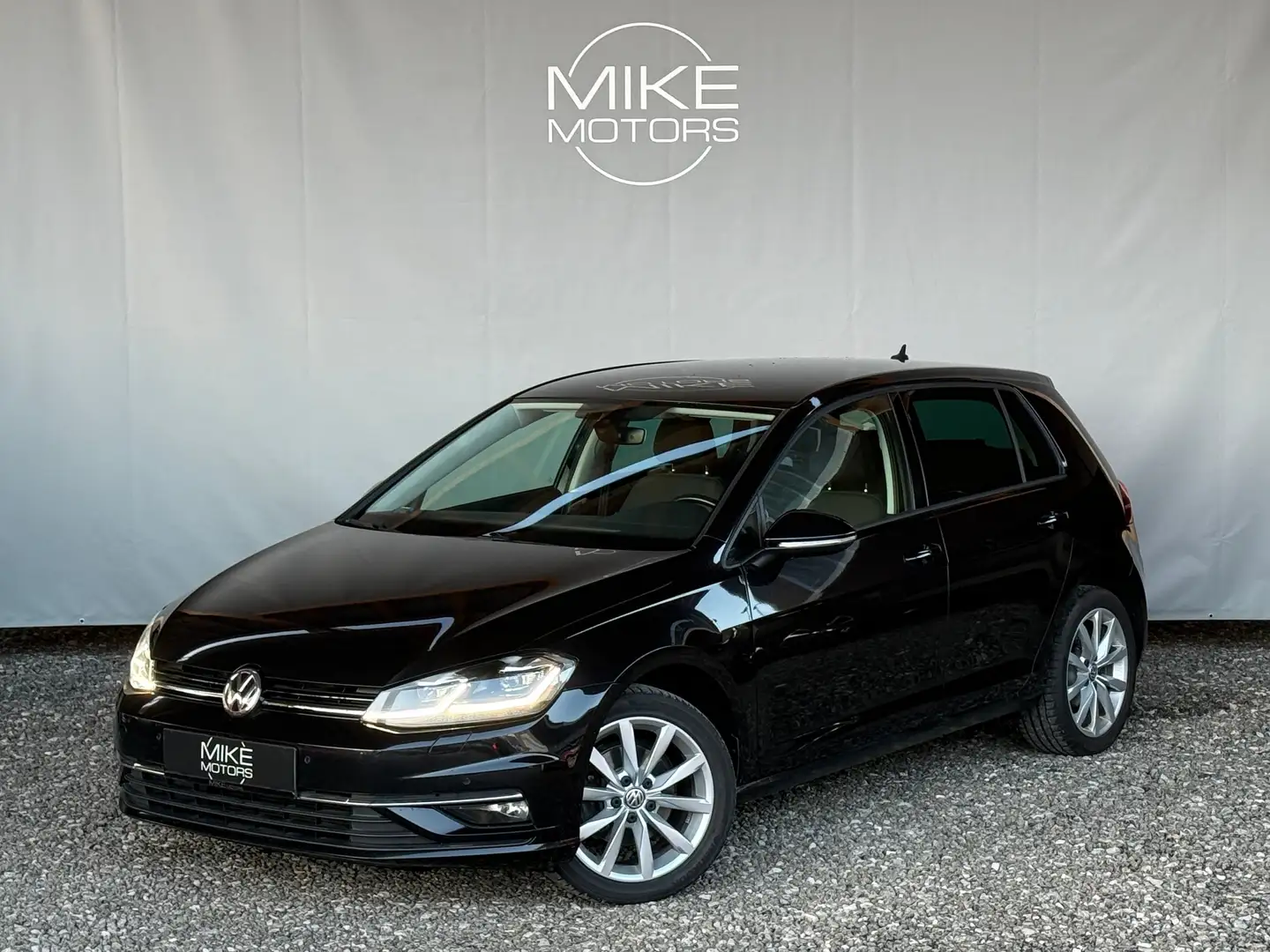 Volkswagen Golf Comfortline 1,6 TDI SCR Schwarz - 1