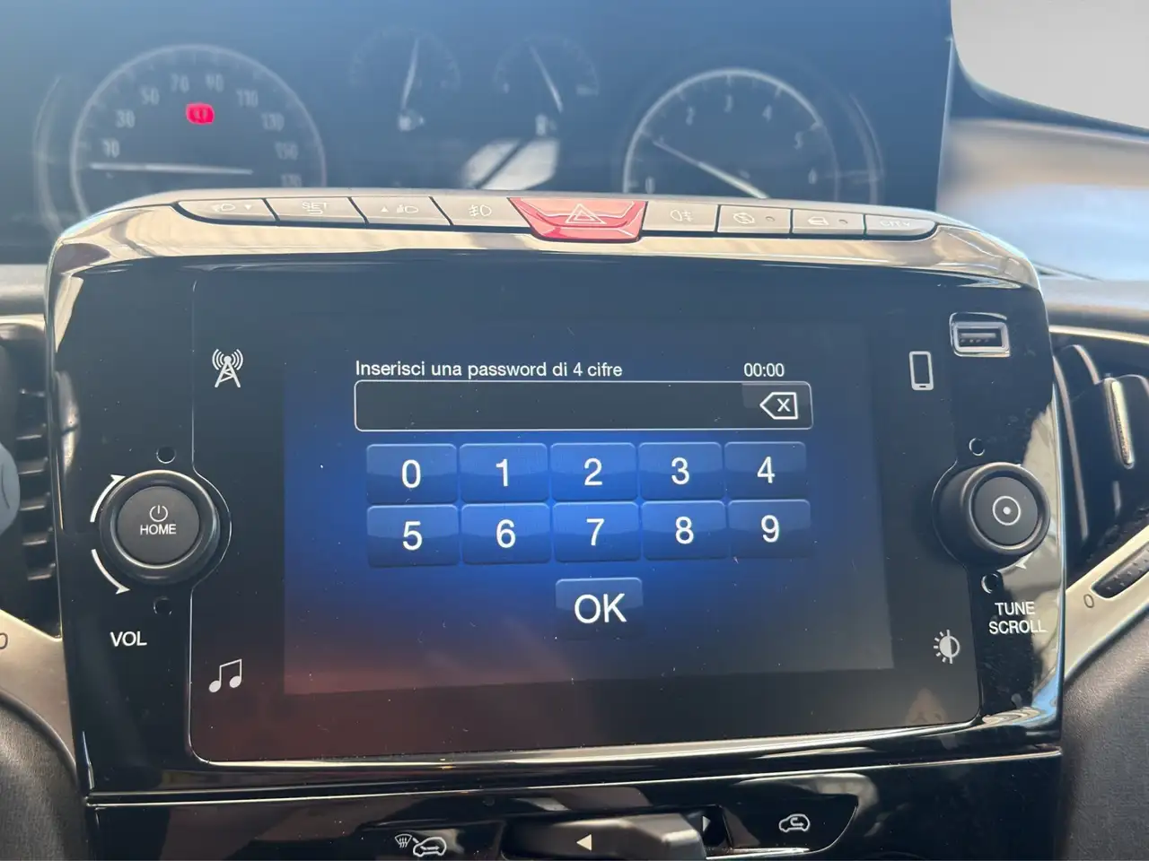 Lancia Ypsilon 2022 — фото 12