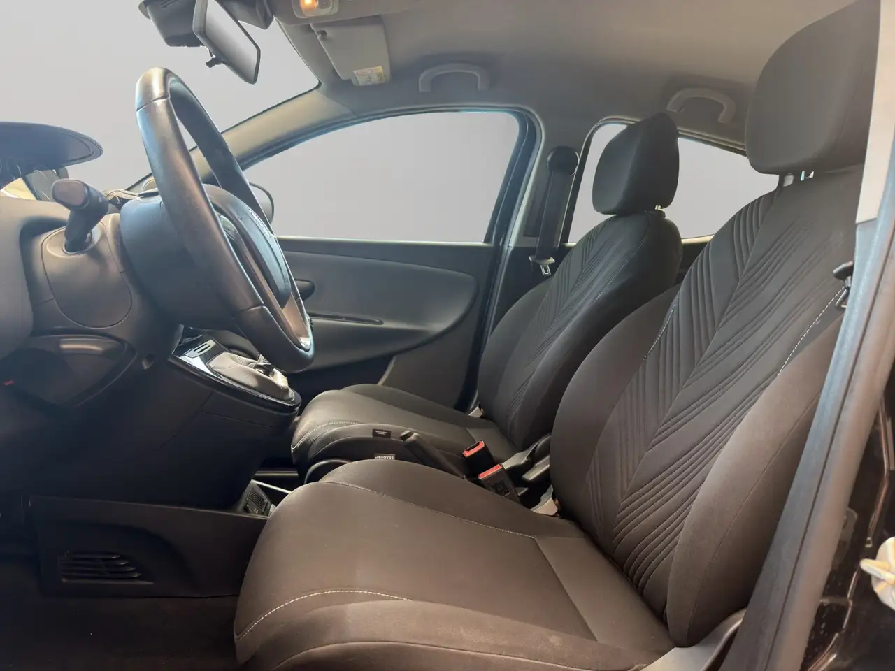 Lancia Ypsilon 2022 — фото 18
