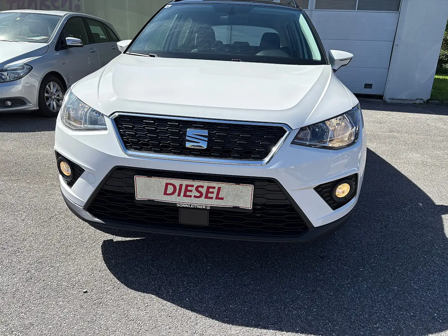 SEAT Arona 1,6 TDI Xcellence Weiß - 2
