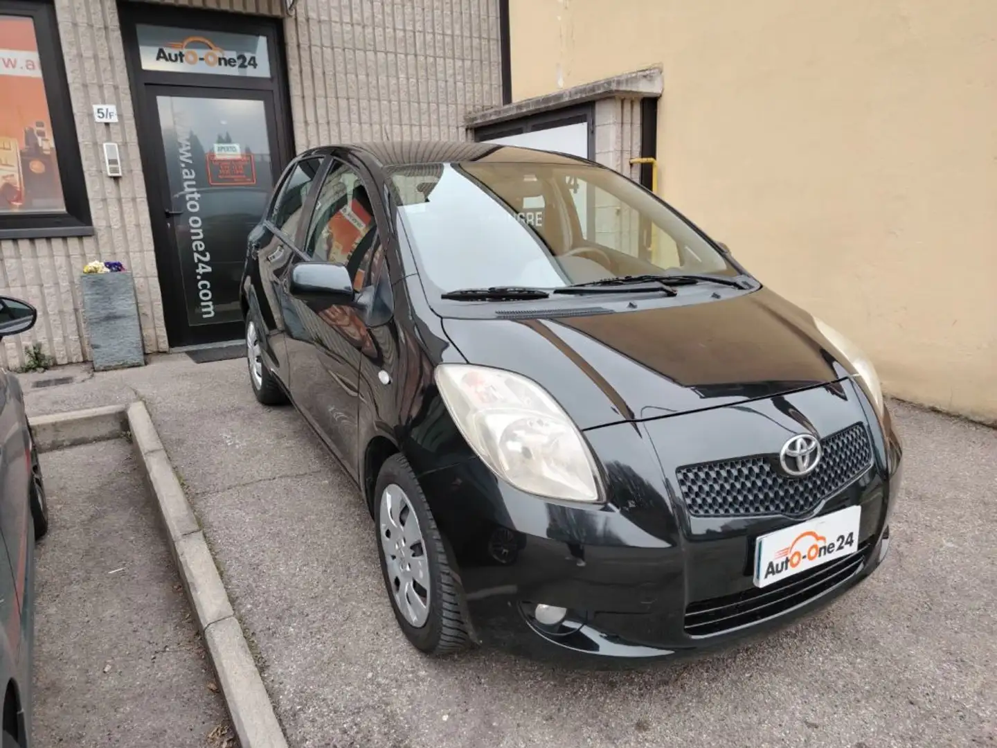 Toyota Yaris 1.3 5 porte Navi NEOPATENTATI Noir - 2