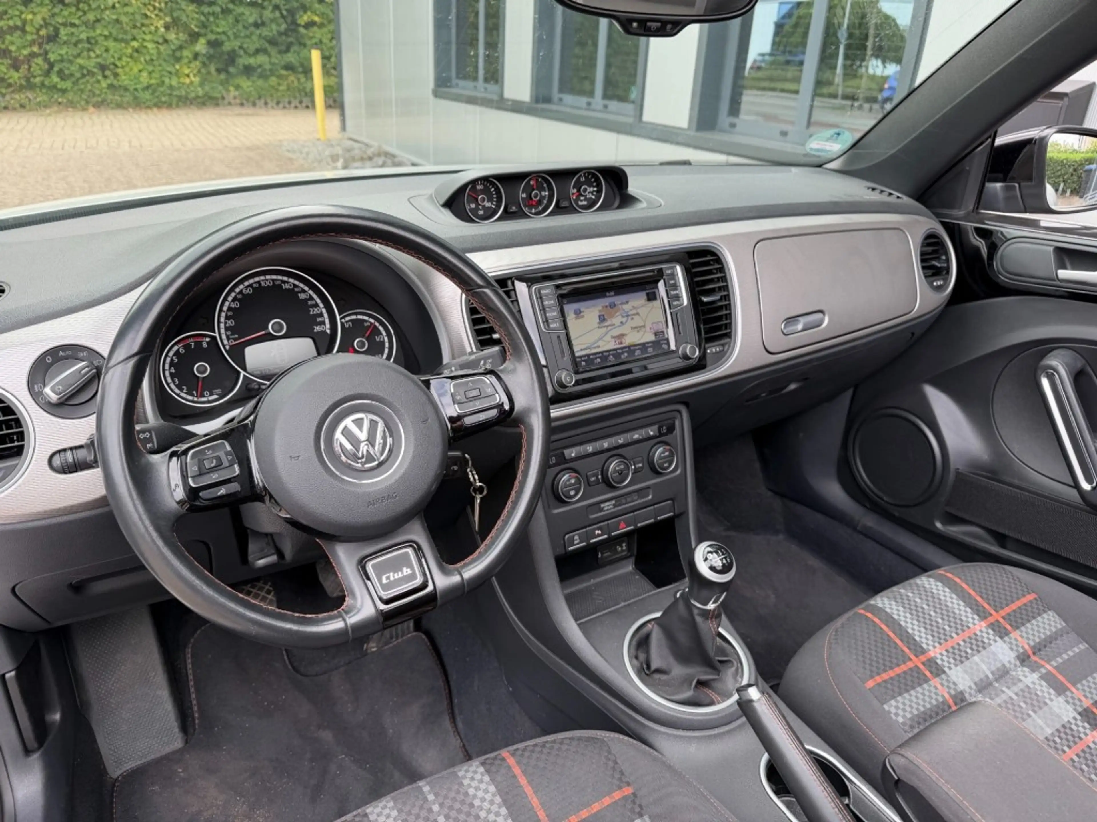 Volkswagen Beetle Cabriolet 1.2 TSI Club 105PK Navi, PDC, Climatcntr — photo 10
