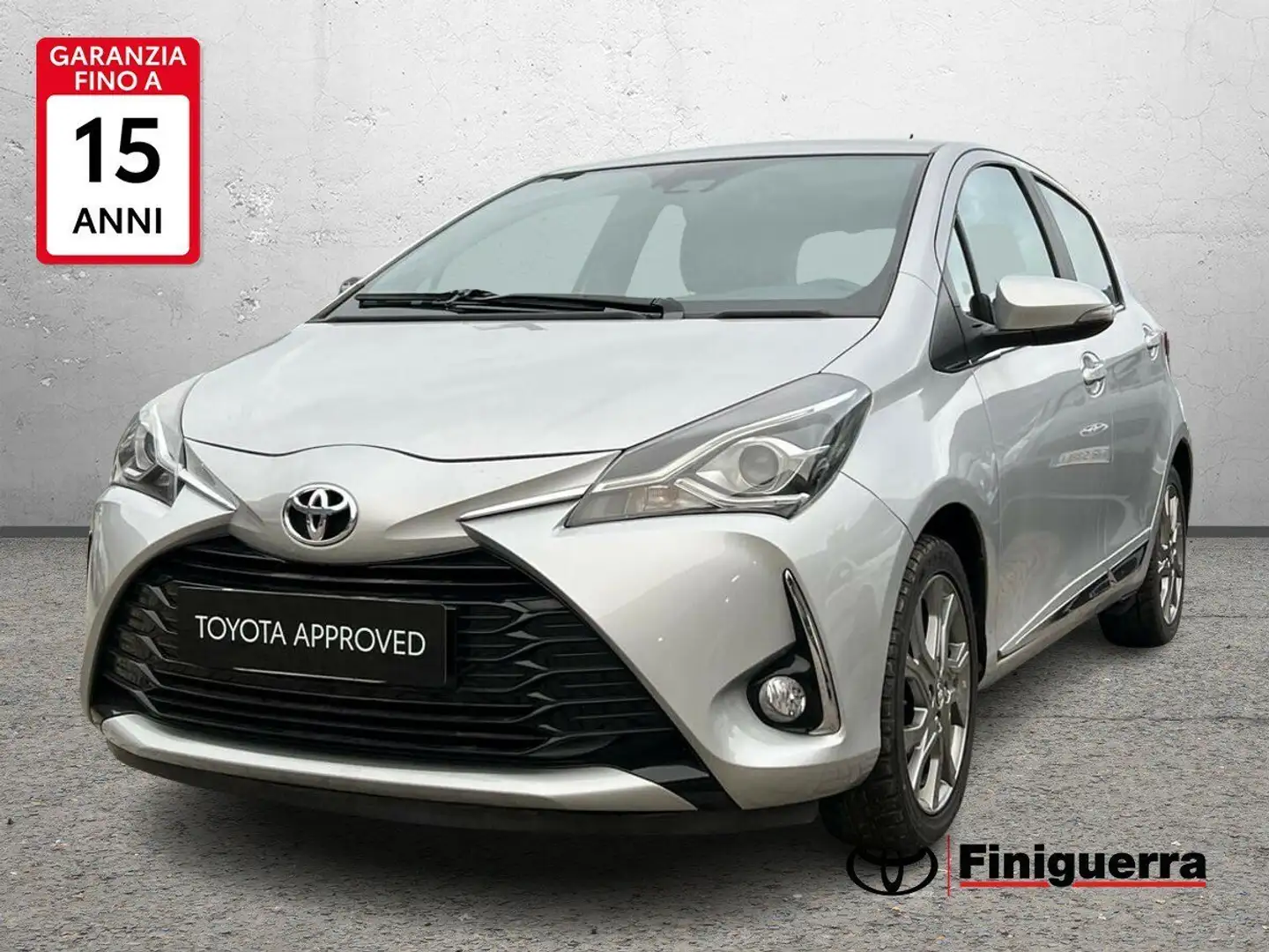 Toyota Yaris Yaris 1.5 5 porte Lounge Argento - 1