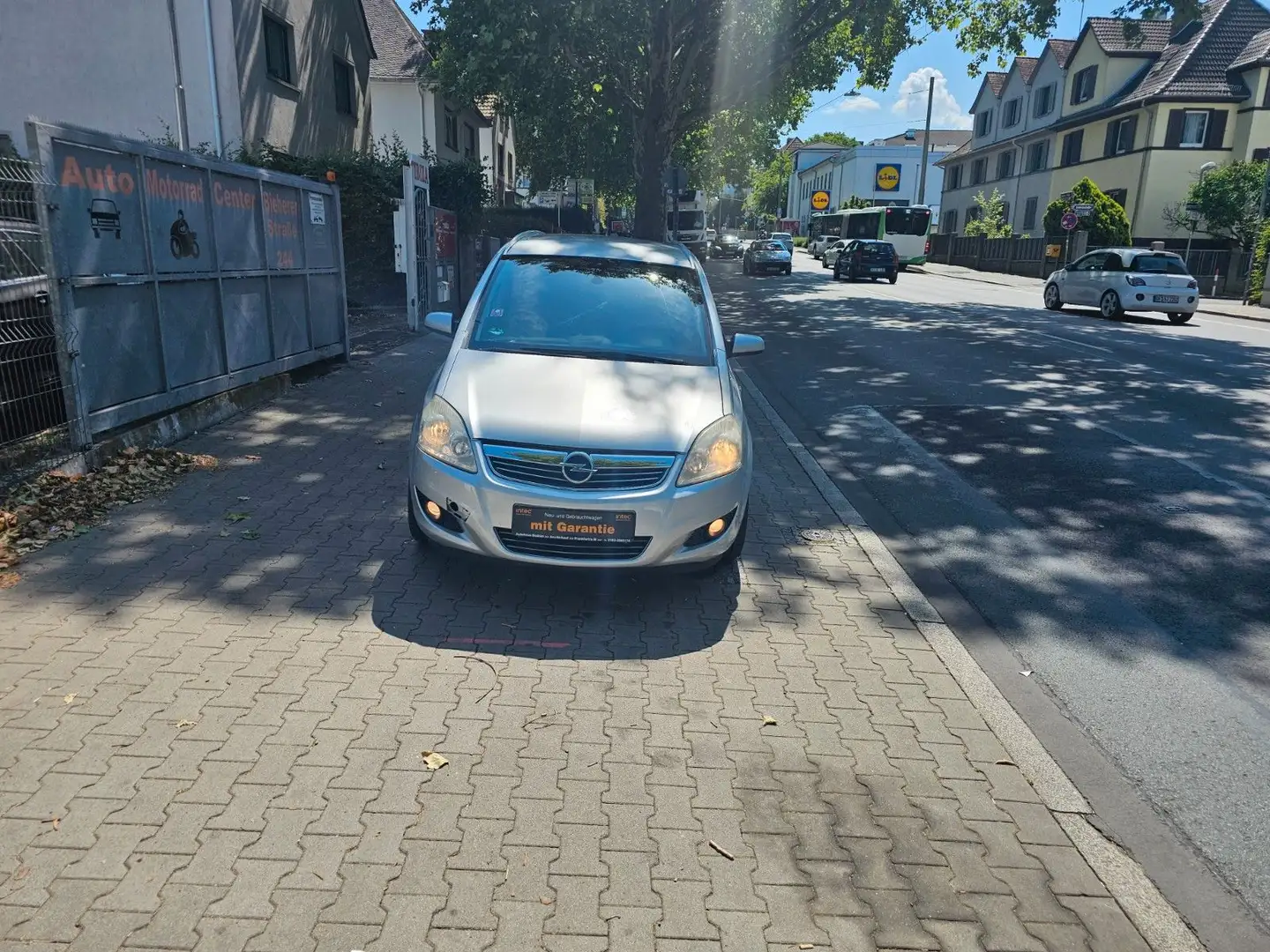 Opel Zafira B Edition,Klima,EFH,ZV,Alufelgen,7.Sitzer Stříbrná - 1