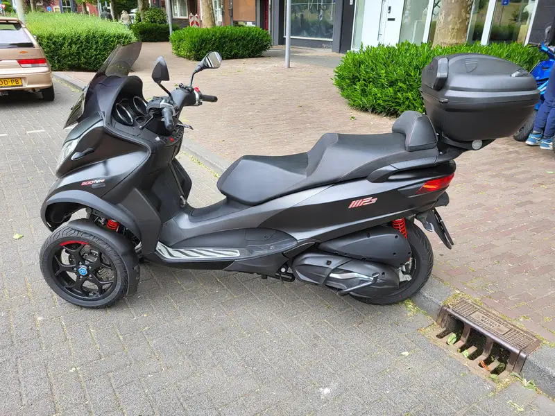 Piaggio MP3 500