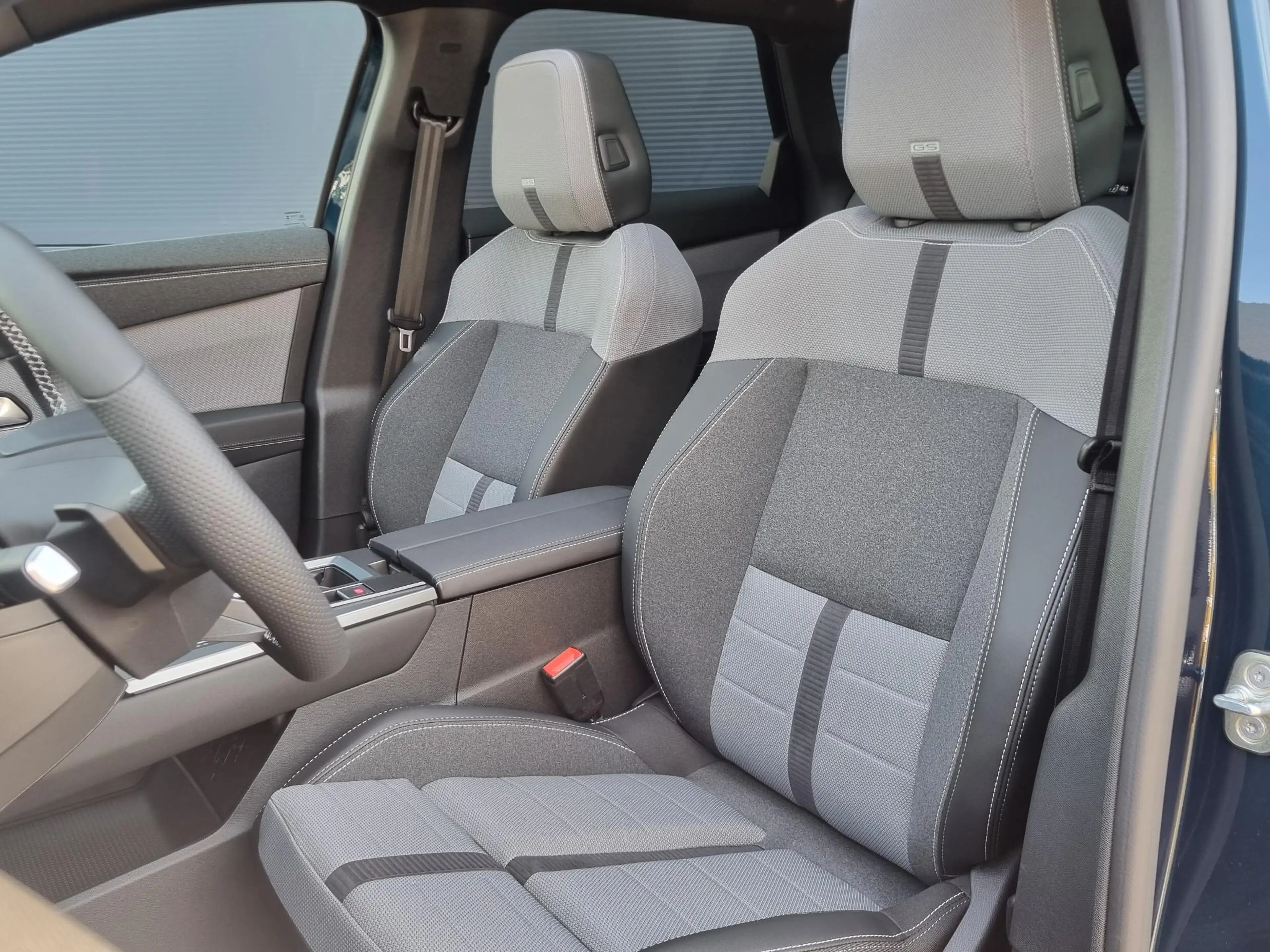 Opel Grandland Electric Business Edition 97 kWh | Schuif-/Kanteld — photo 10