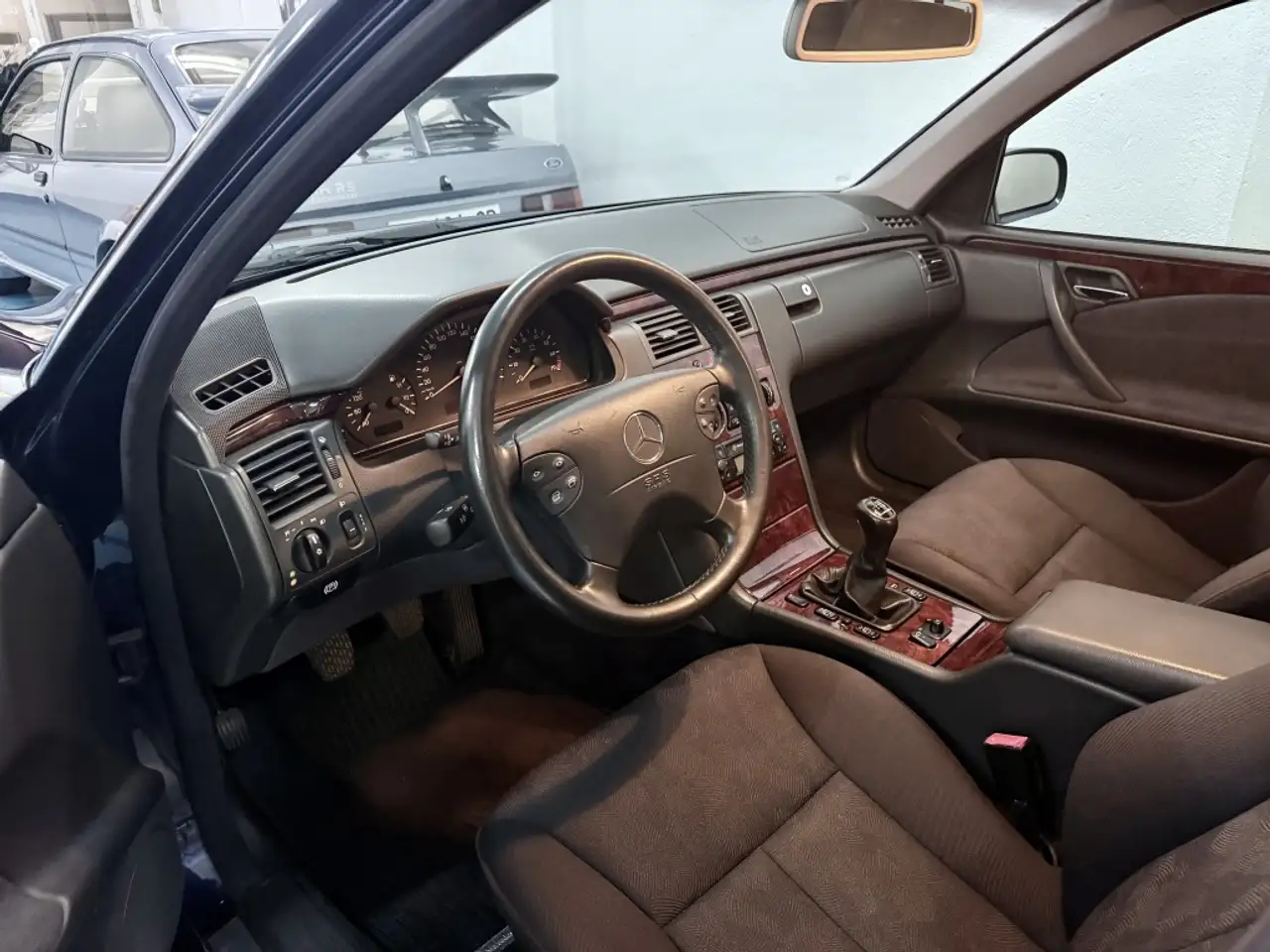 Mercedes-Benz E 240 Elegance, foto 9