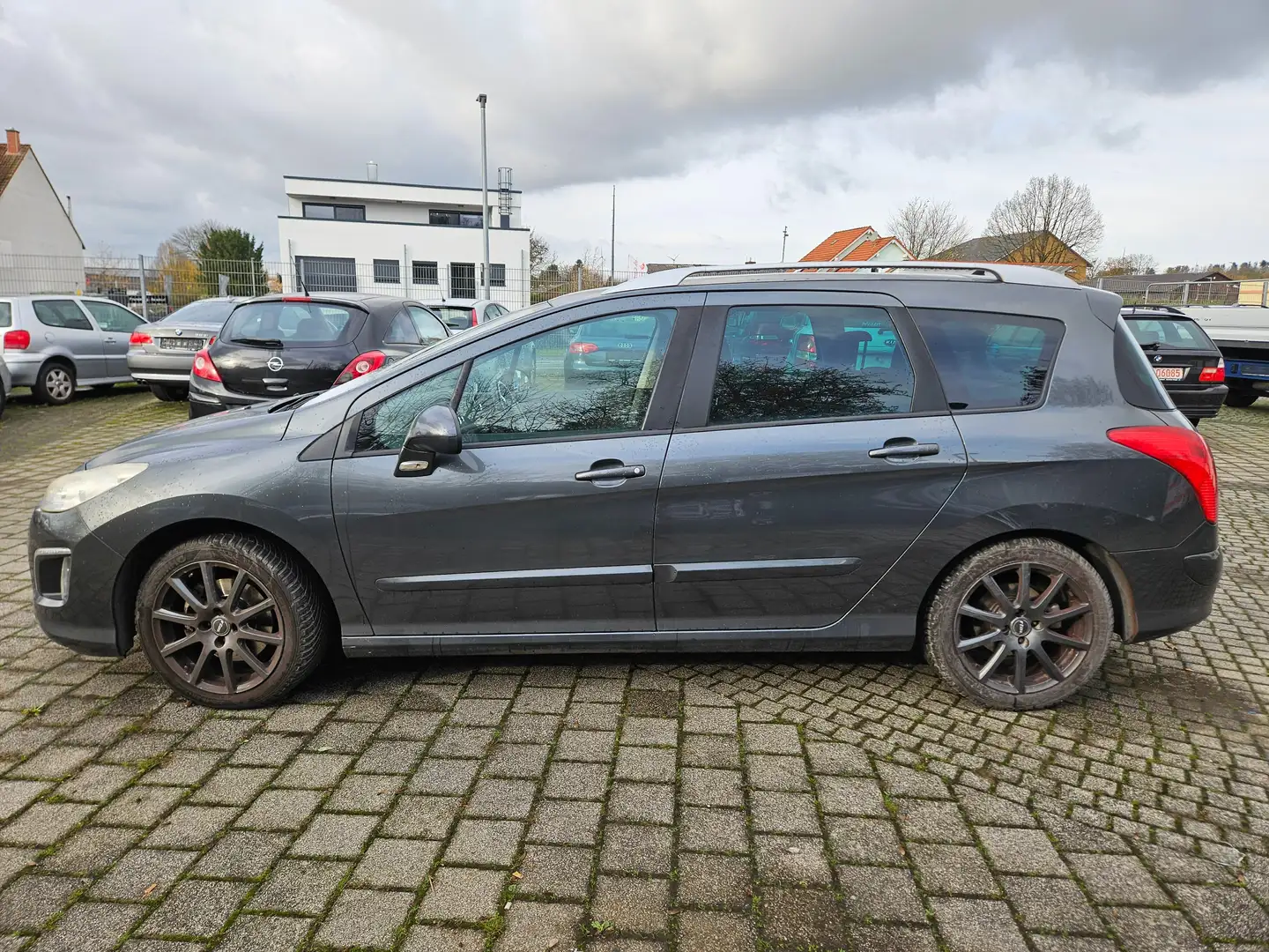 Peugeot 308 Allure Grau - 2