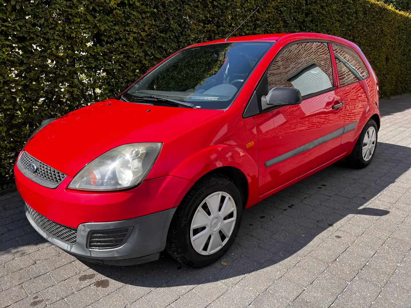 Ford Fiesta 1.3i / EURO 4 / LEZ OKE / 133.000 KMS Rood - 1
