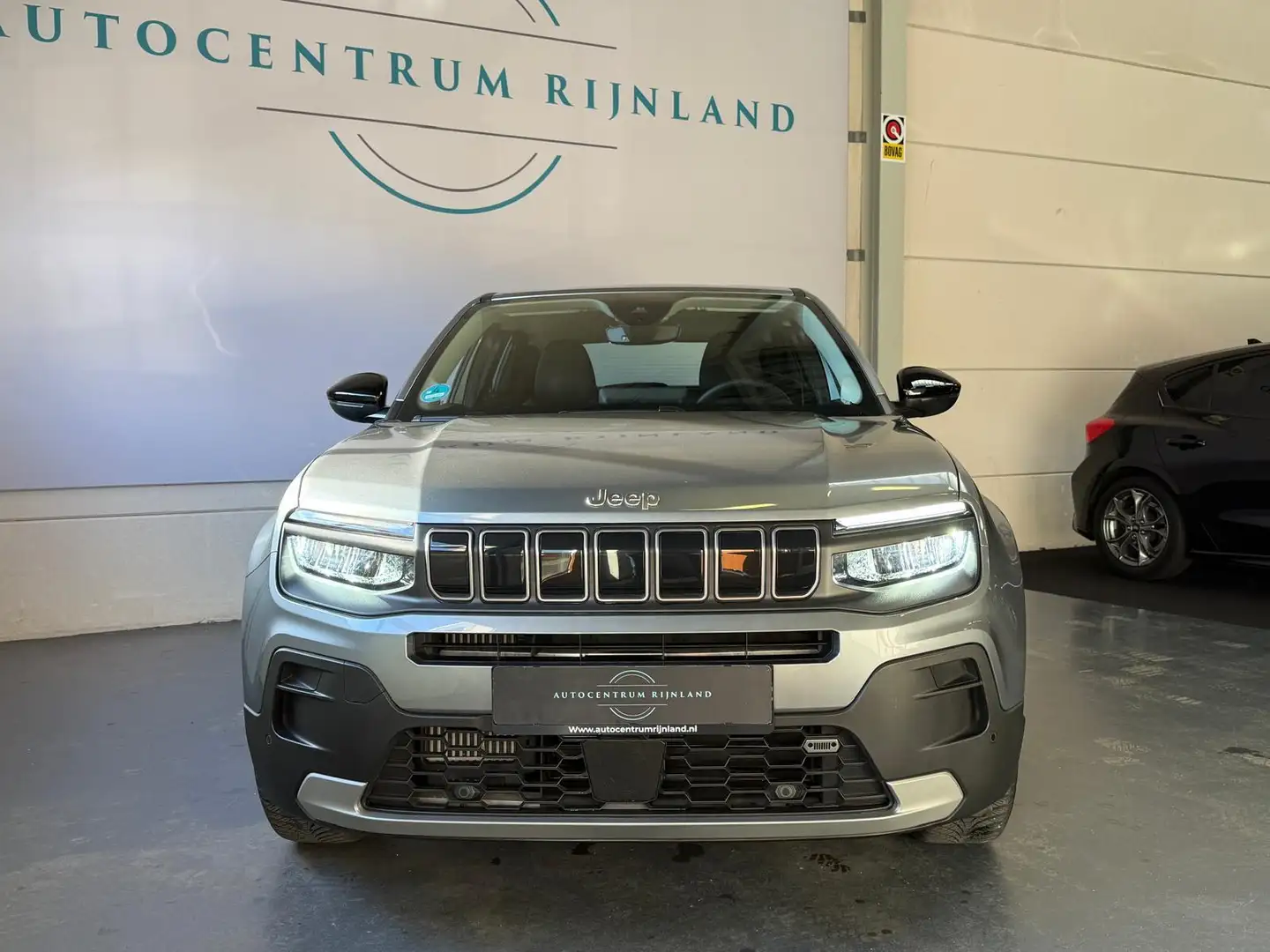 Jeep Avenger 1.2 Altitude Winterpakket 1 Jaar Bovag garantie Grijs - 2