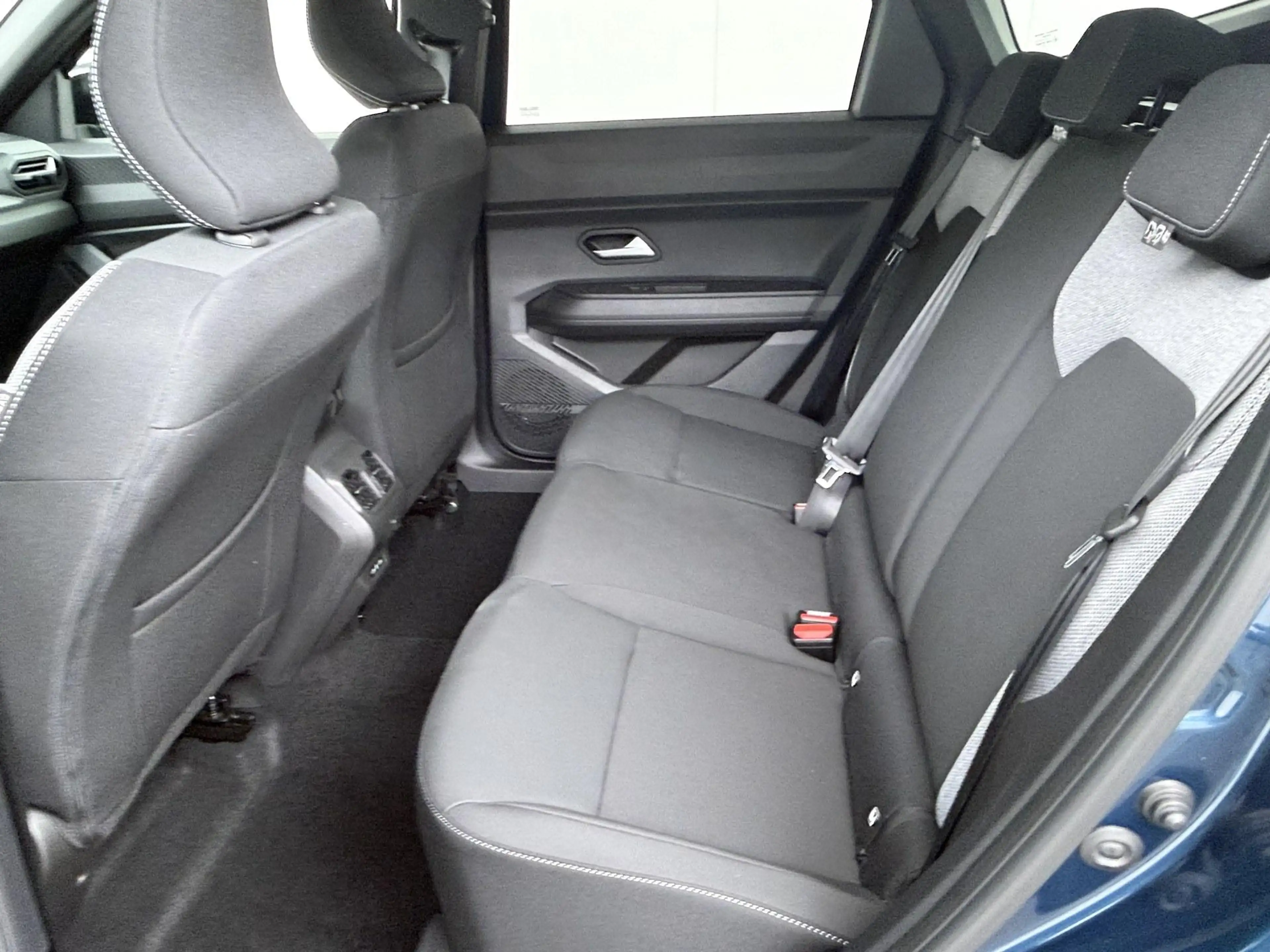 Dacia Bigster 1.8 Hybrid 155 Limited Edition — photo 15