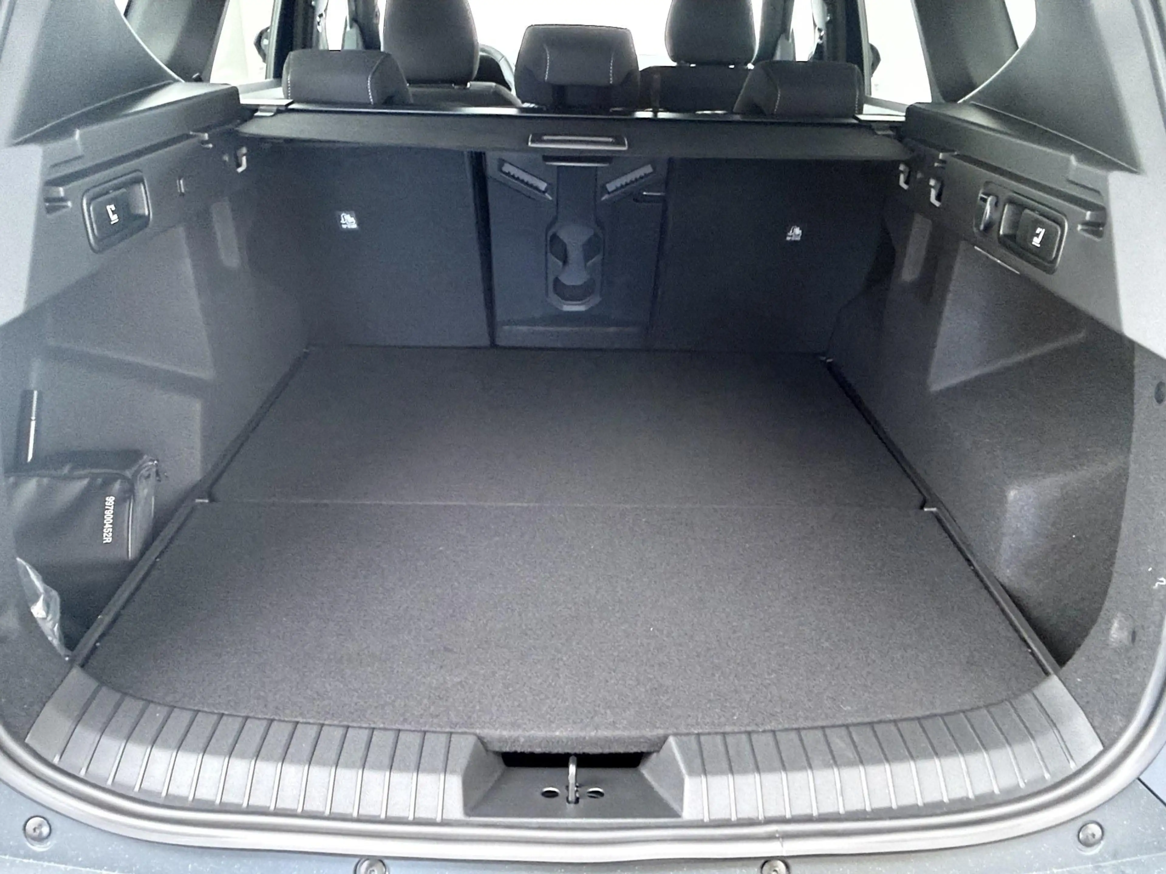 Dacia Bigster 1.8 Hybrid 155 Limited Edition — photo 10
