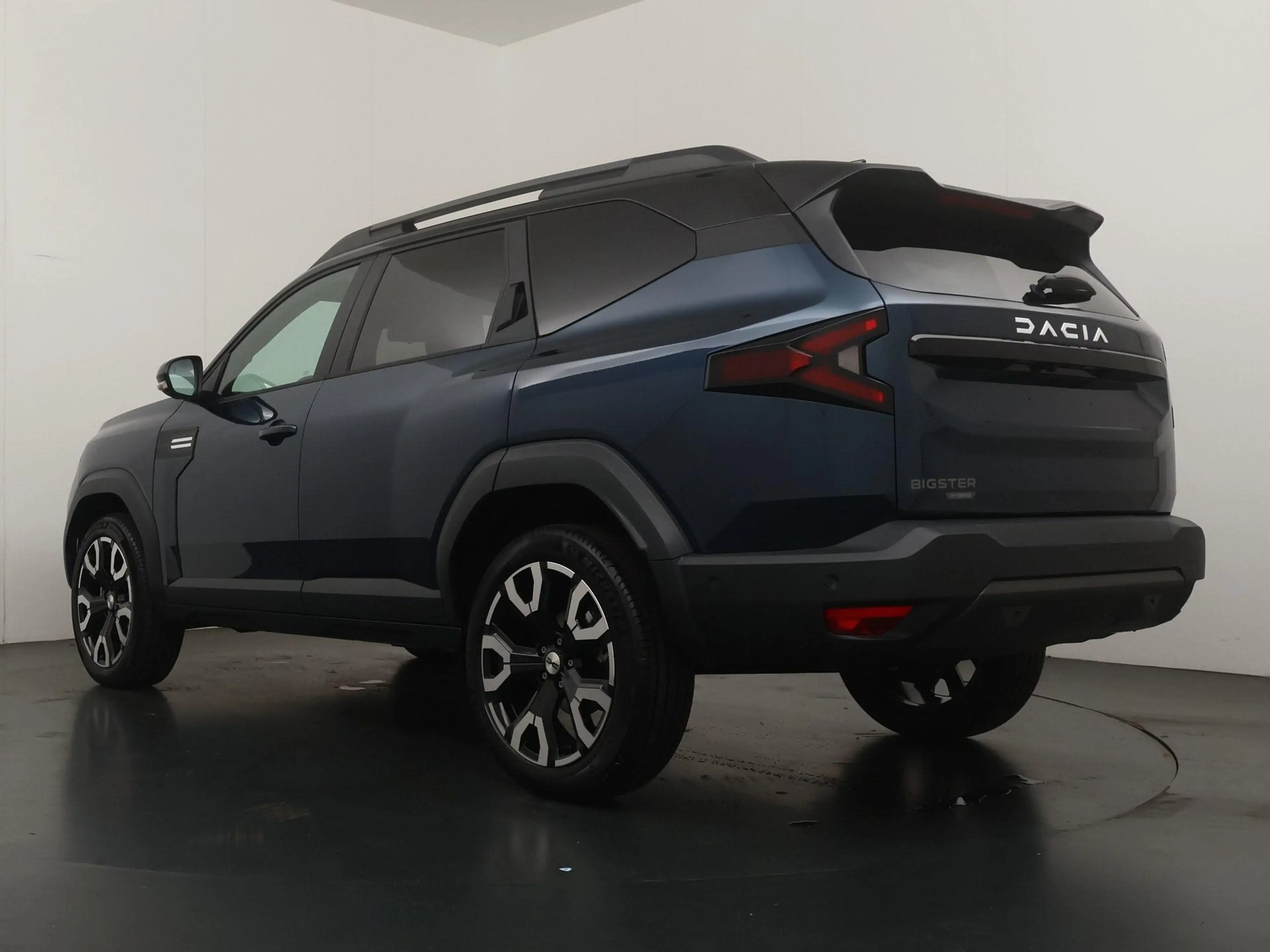 Dacia Bigster 1.8 Hybrid 155 Limited Edition — photo 3