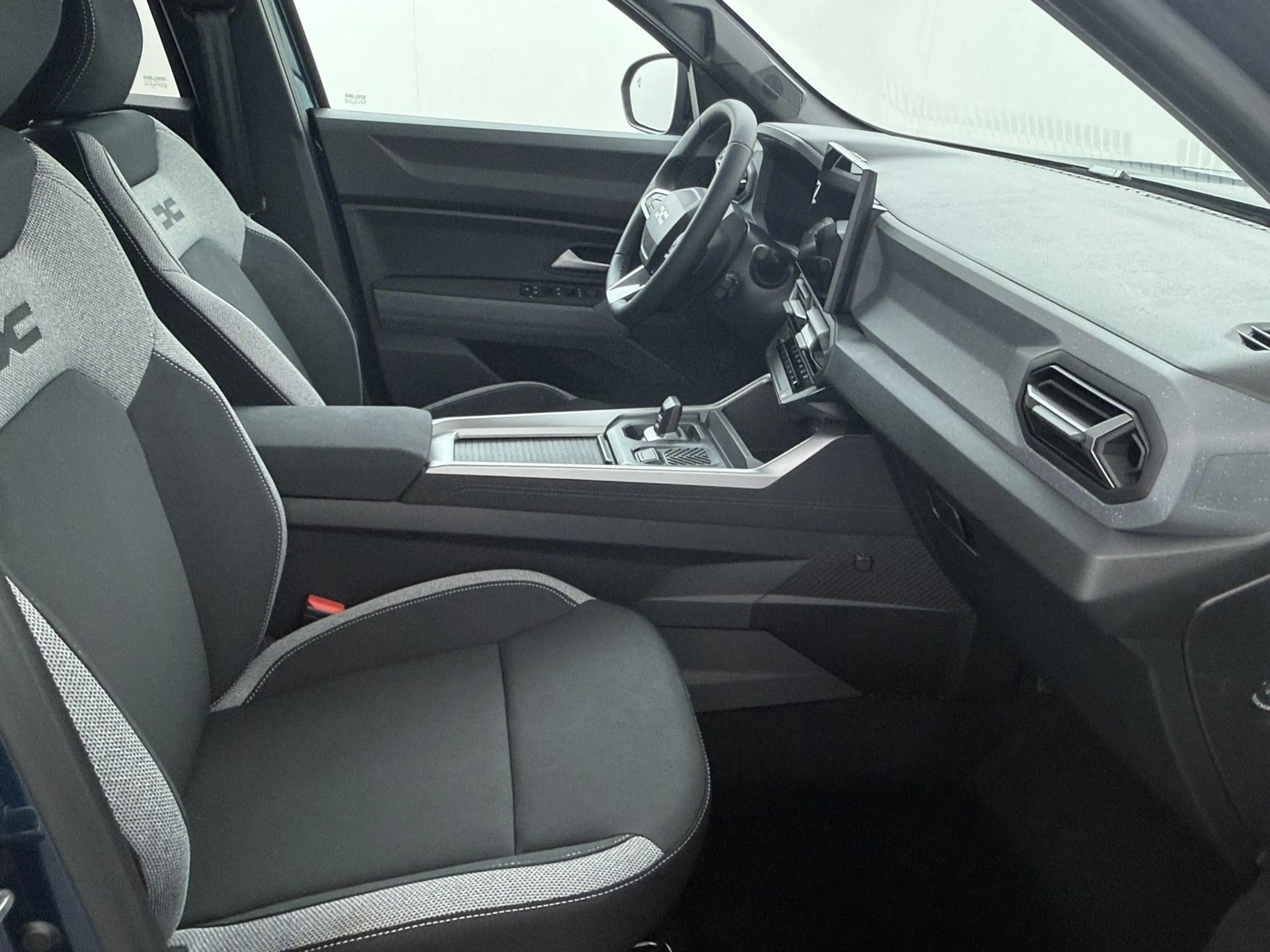 Dacia Bigster 1.8 Hybrid 155 Limited Edition — photo 12