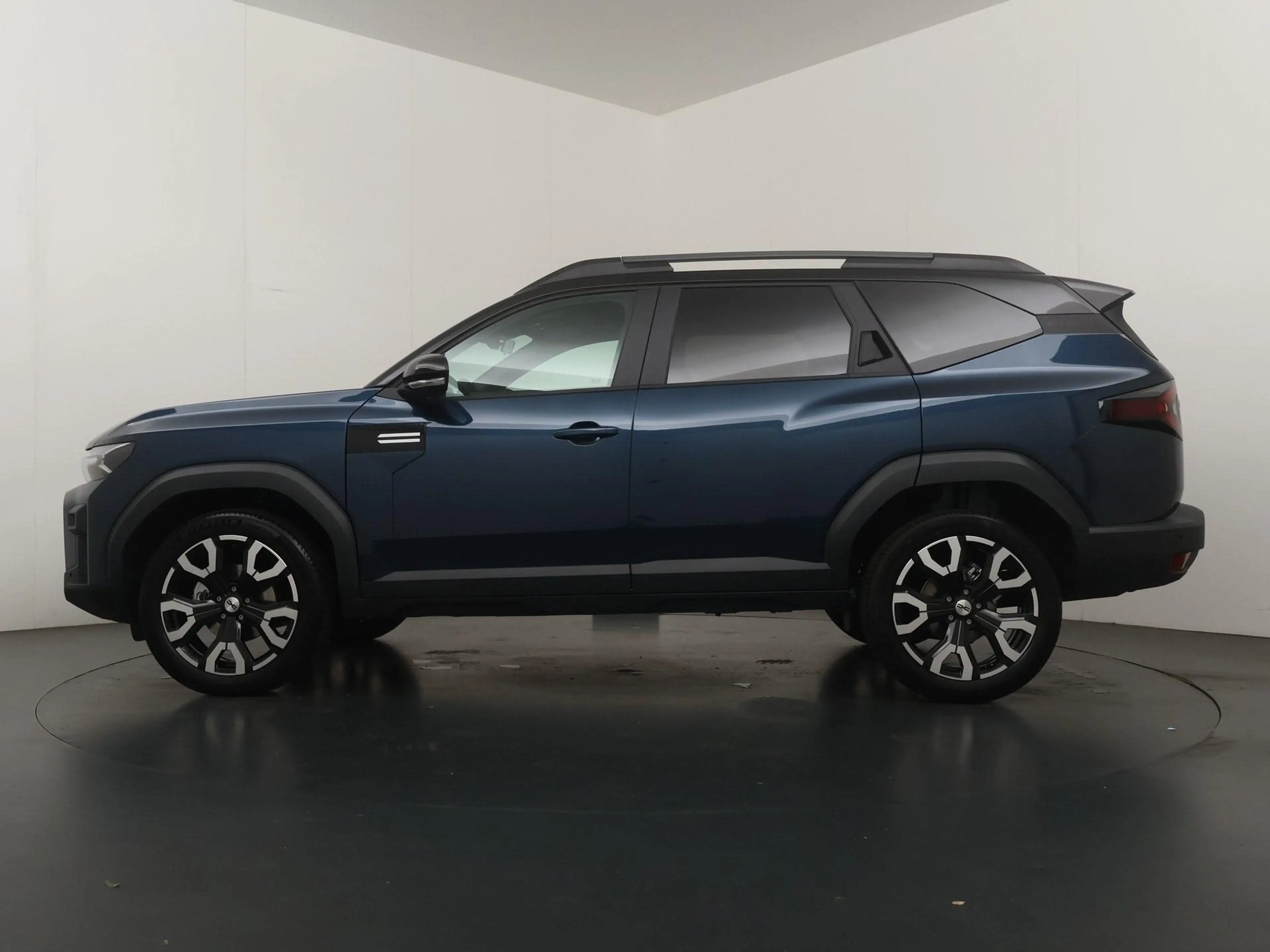 Dacia Bigster 1.8 Hybrid 155 Limited Edition — photo 2