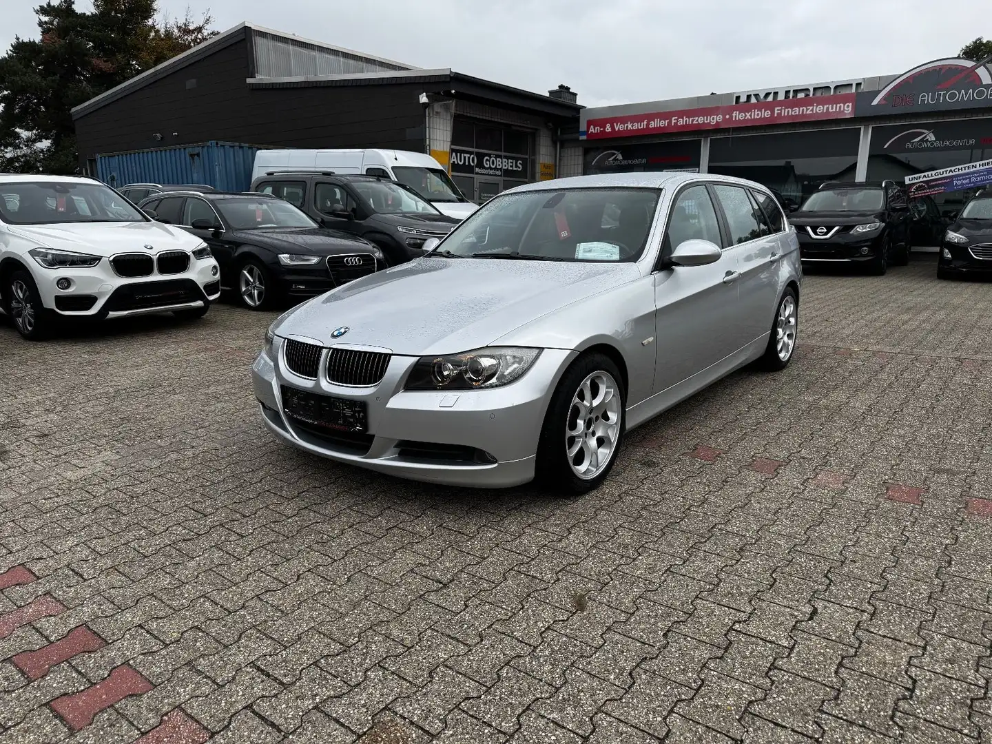 BMW 325 i Touring E91 N52 Dr.Vorbesitz!sehr gepflegt Silber - 1