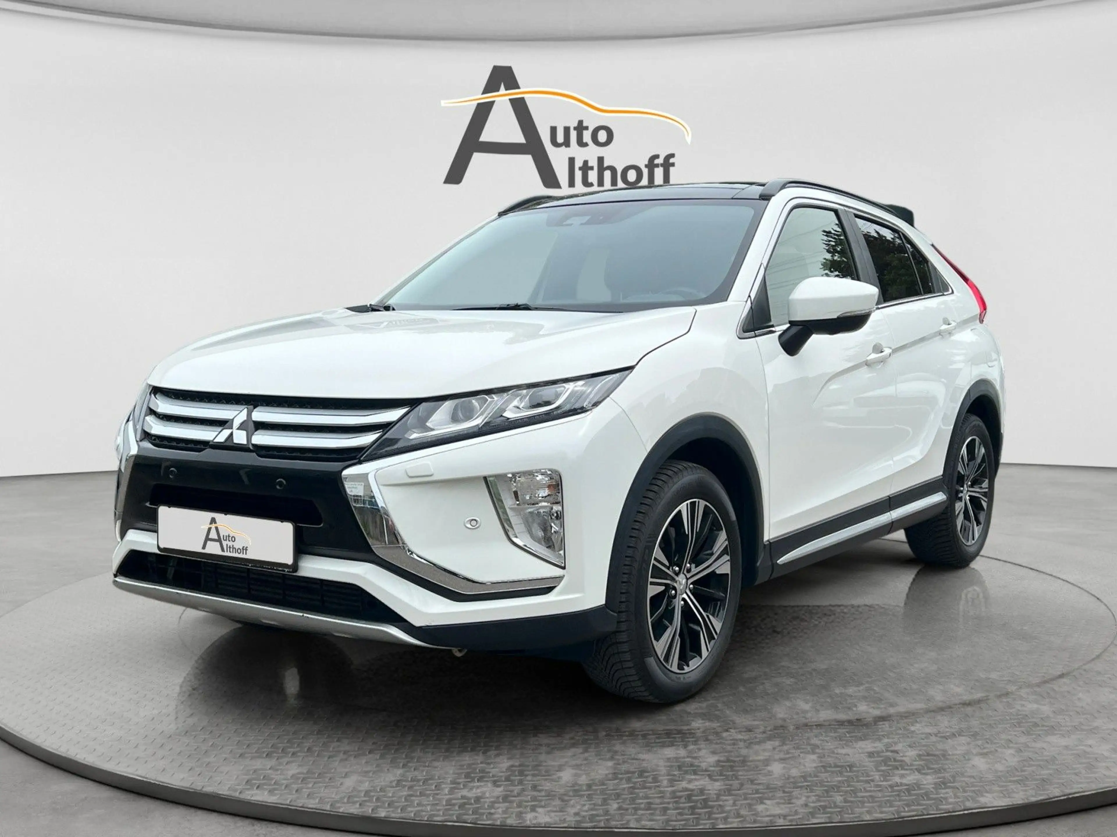 Mitsubishi Eclipse Cross 1.5 T-MIVEC Top 4WD PANO LED SHZ — photo 3