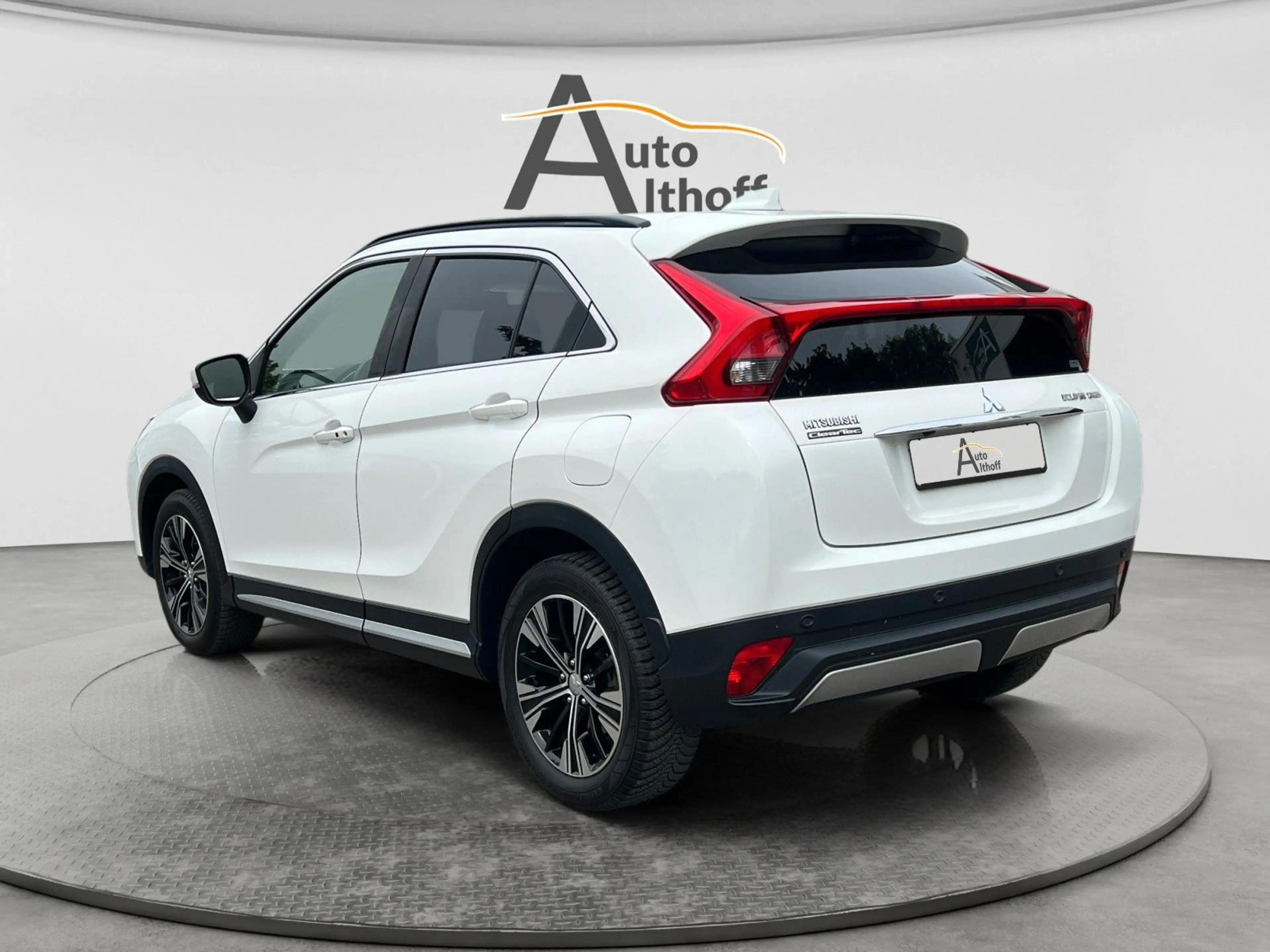 Mitsubishi Eclipse Cross 1.5 T-MIVEC Top 4WD PANO LED SHZ — photo 5