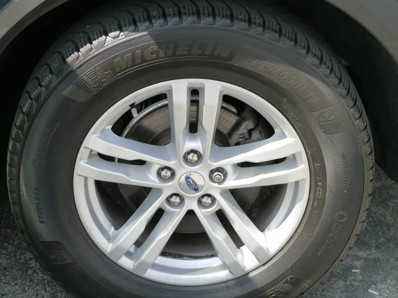 Ford Explorer photo Ford Explorer