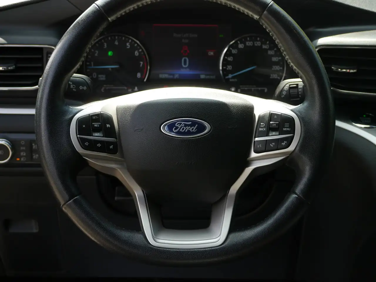 Ford Explorer photo Ford Explorer