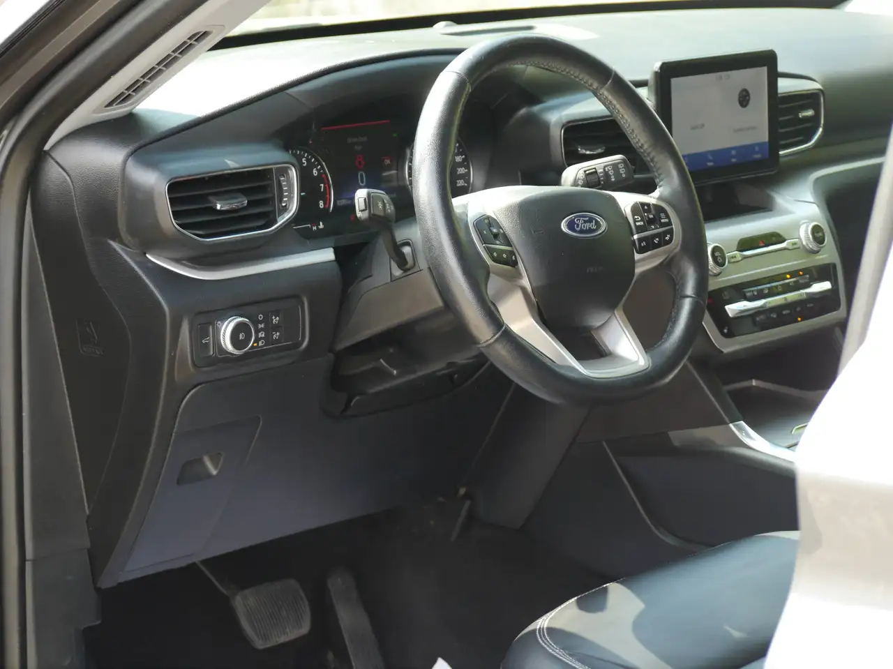 Ford Explorer photo Ford Explorer