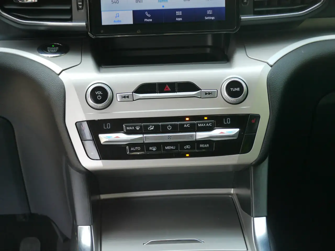 Ford Explorer photo Ford Explorer