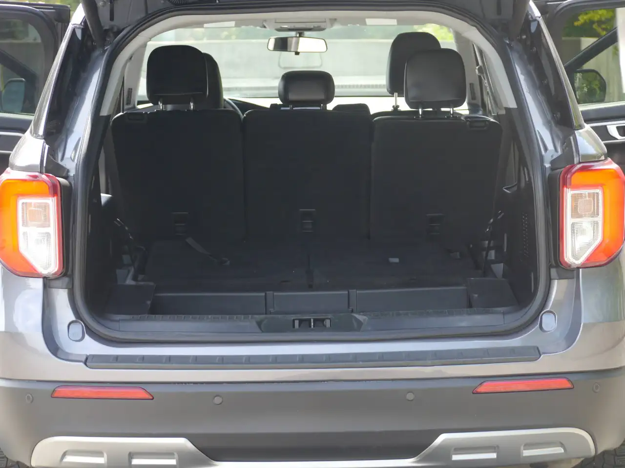 Ford Explorer photo Ford Explorer