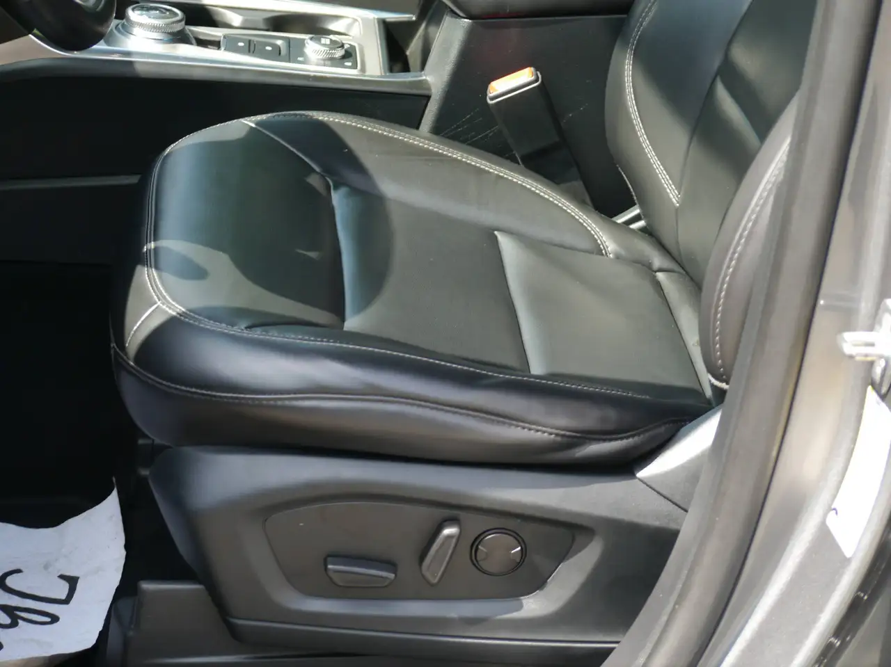 Ford Explorer photo Ford Explorer
