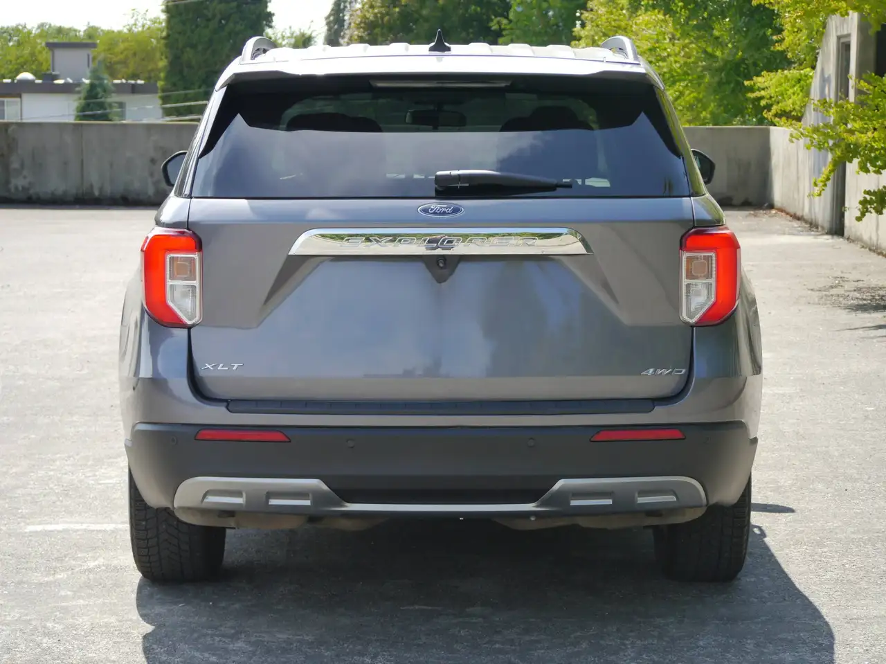 Ford Explorer photo Ford Explorer