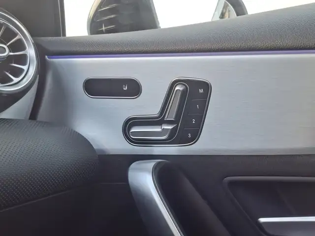 Mercedes-Benz A-Class view 29