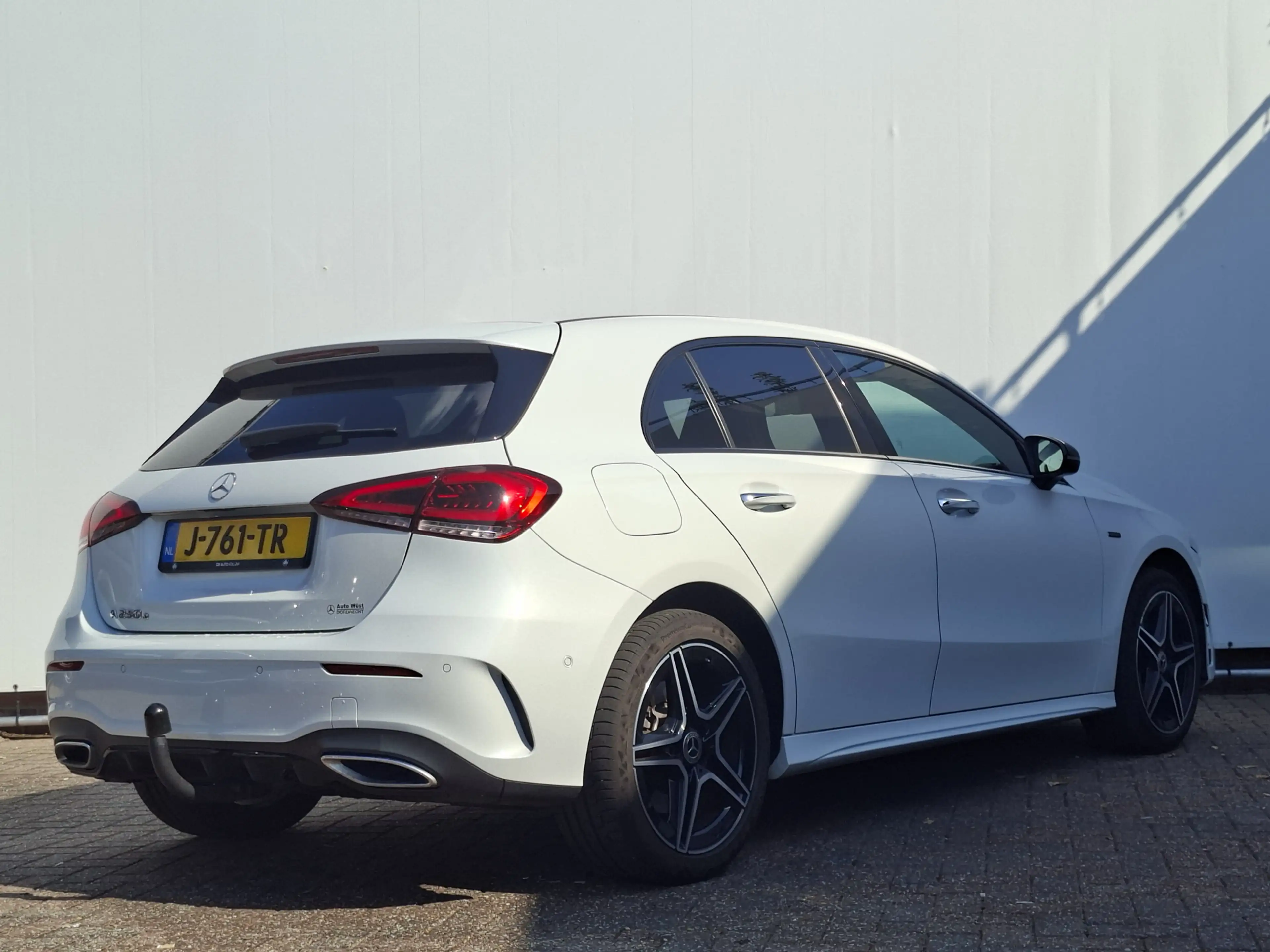 Mercedes-Benz A 250 e Business Solution PHEV AMG Pano Trekhaak Memory — photo 11