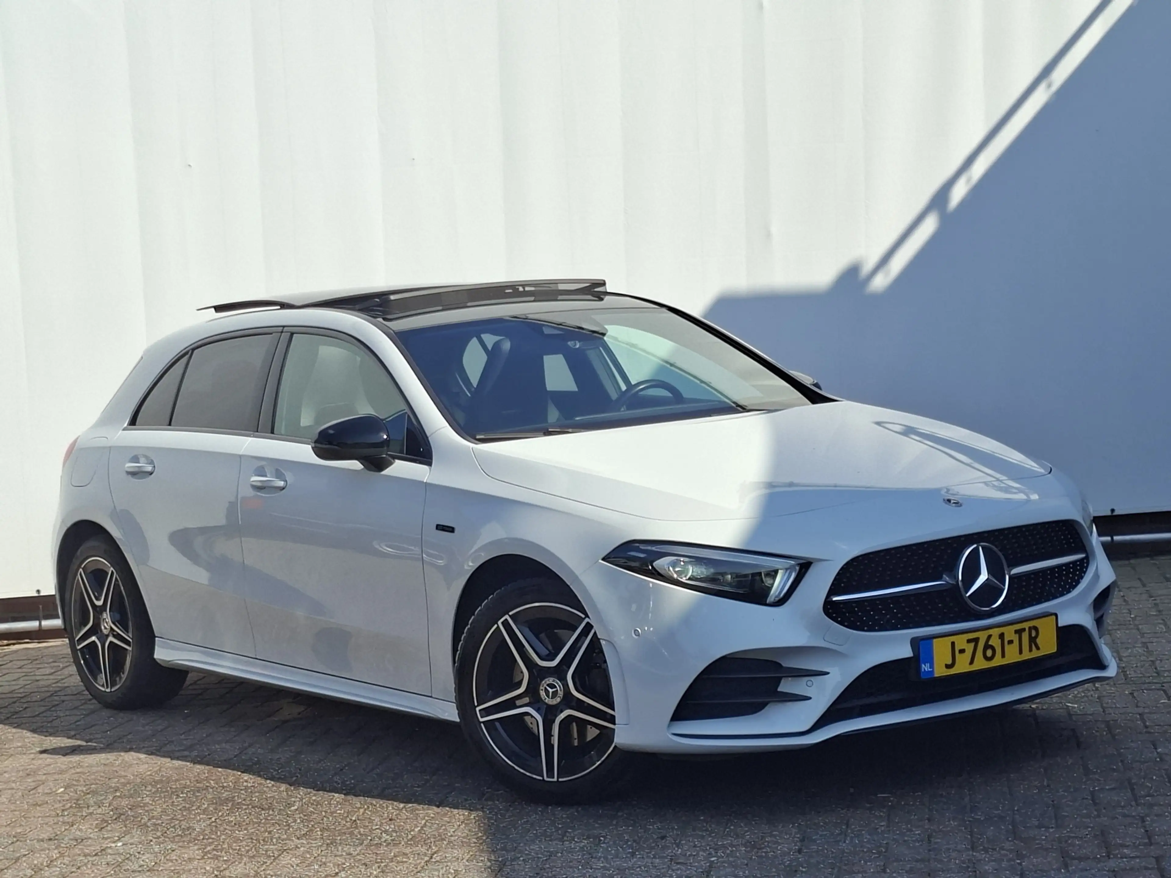 Mercedes-Benz A 250 e Business Solution PHEV AMG Pano Trekhaak Memory — photo 13