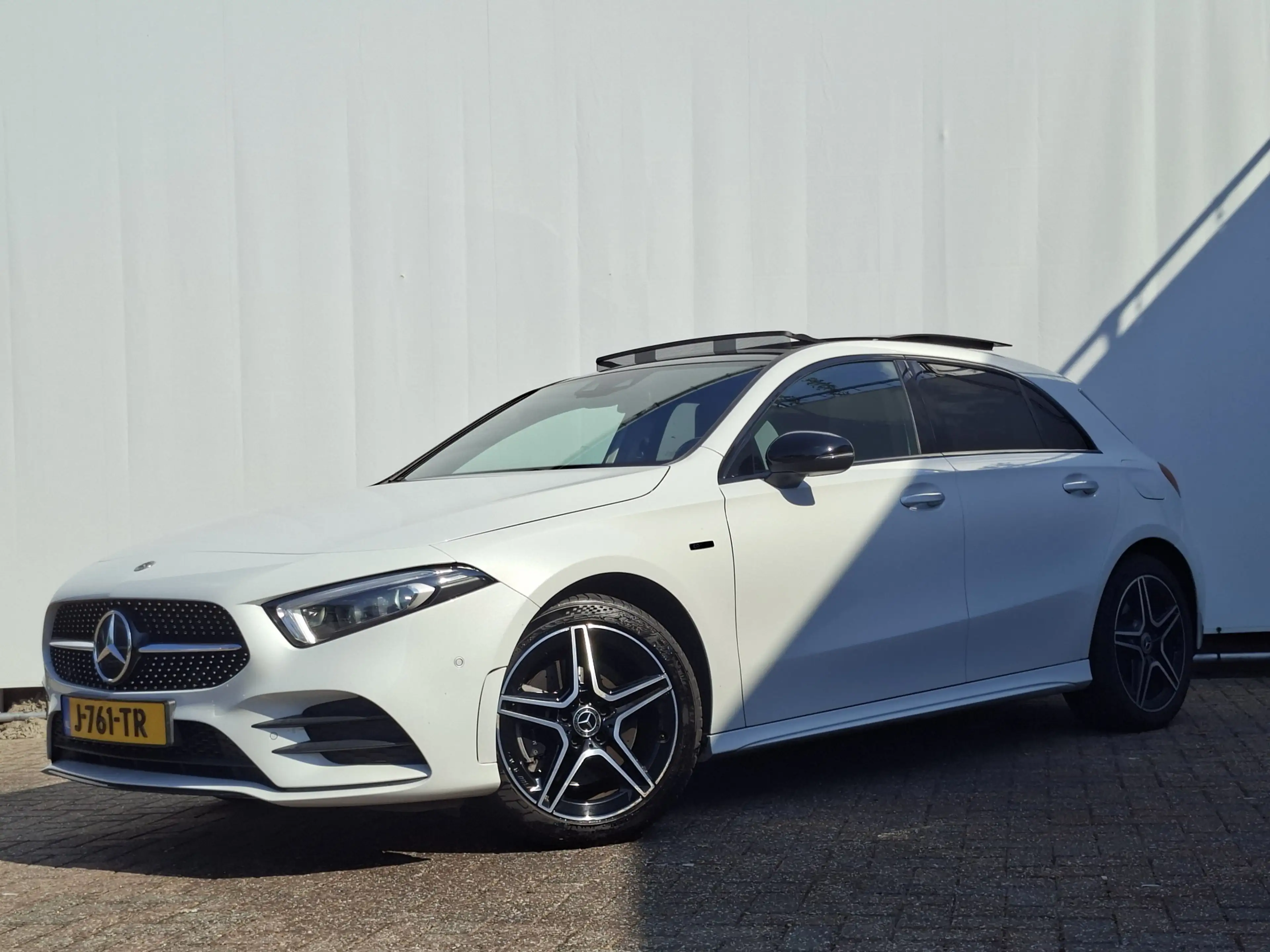 Mercedes-Benz A 250 e Business Solution PHEV AMG Pano Trekhaak Memory — photo 10