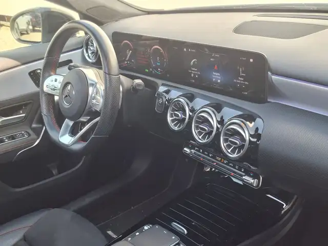 Mercedes-Benz A-Class view 3