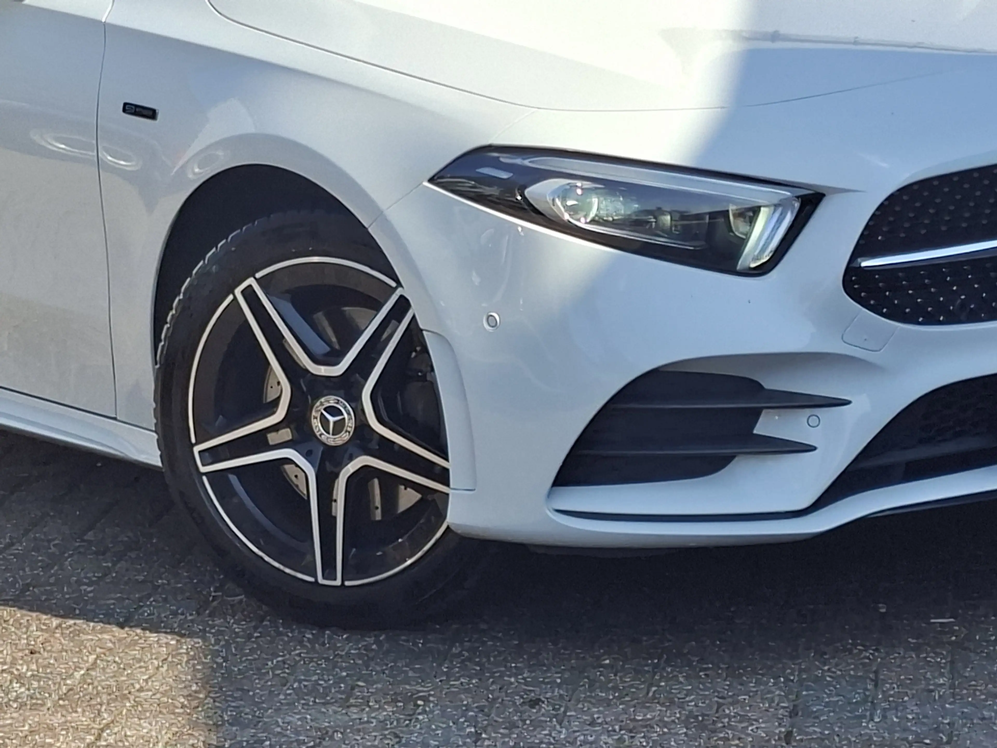 Mercedes-Benz A 250 e Business Solution PHEV AMG Pano Trekhaak Memory — photo 14