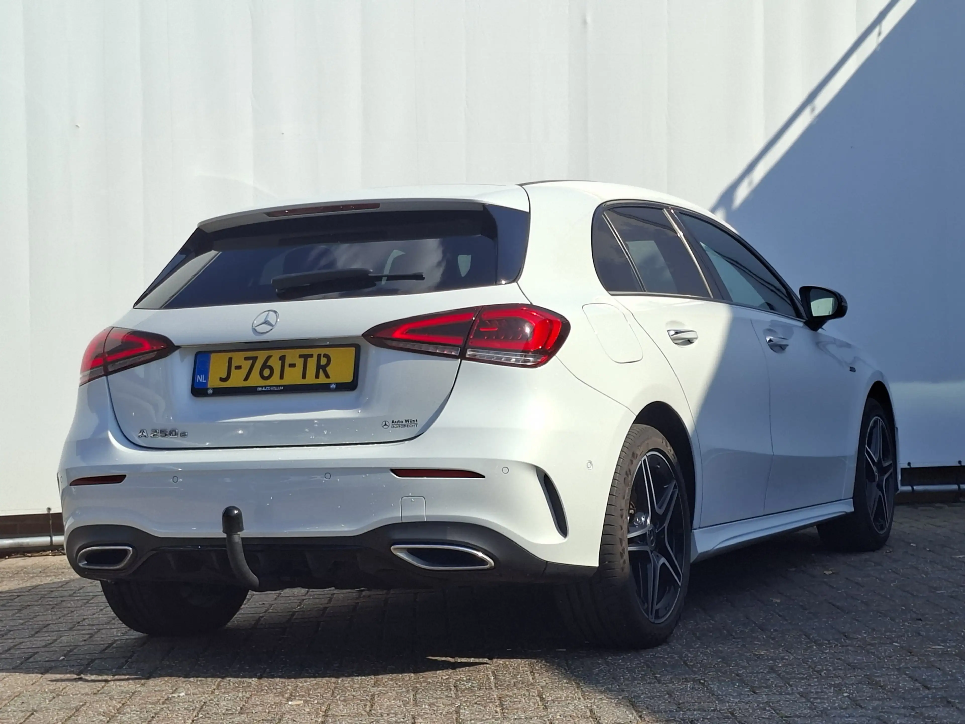 Mercedes-Benz A 250 e Business Solution PHEV AMG Pano Trekhaak Memory — photo 32