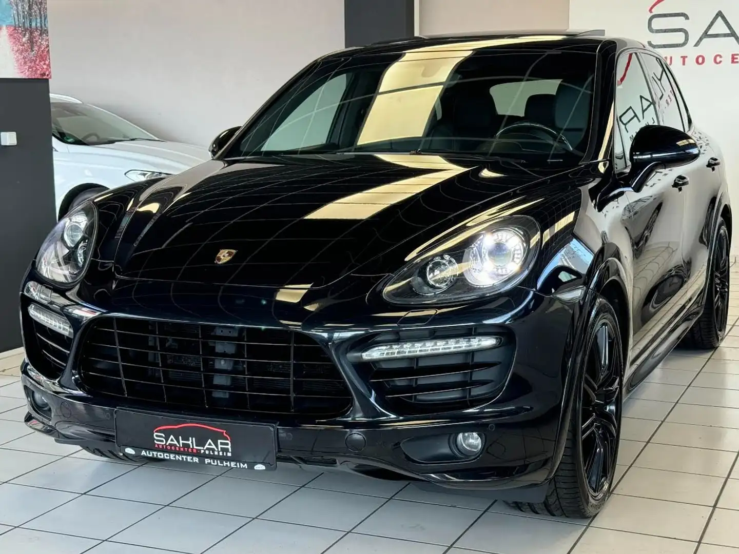 Porsche Cayenne GTS°STANDHEIZUNG°PANO°NAVI°BI-XENON Schwarz - 2