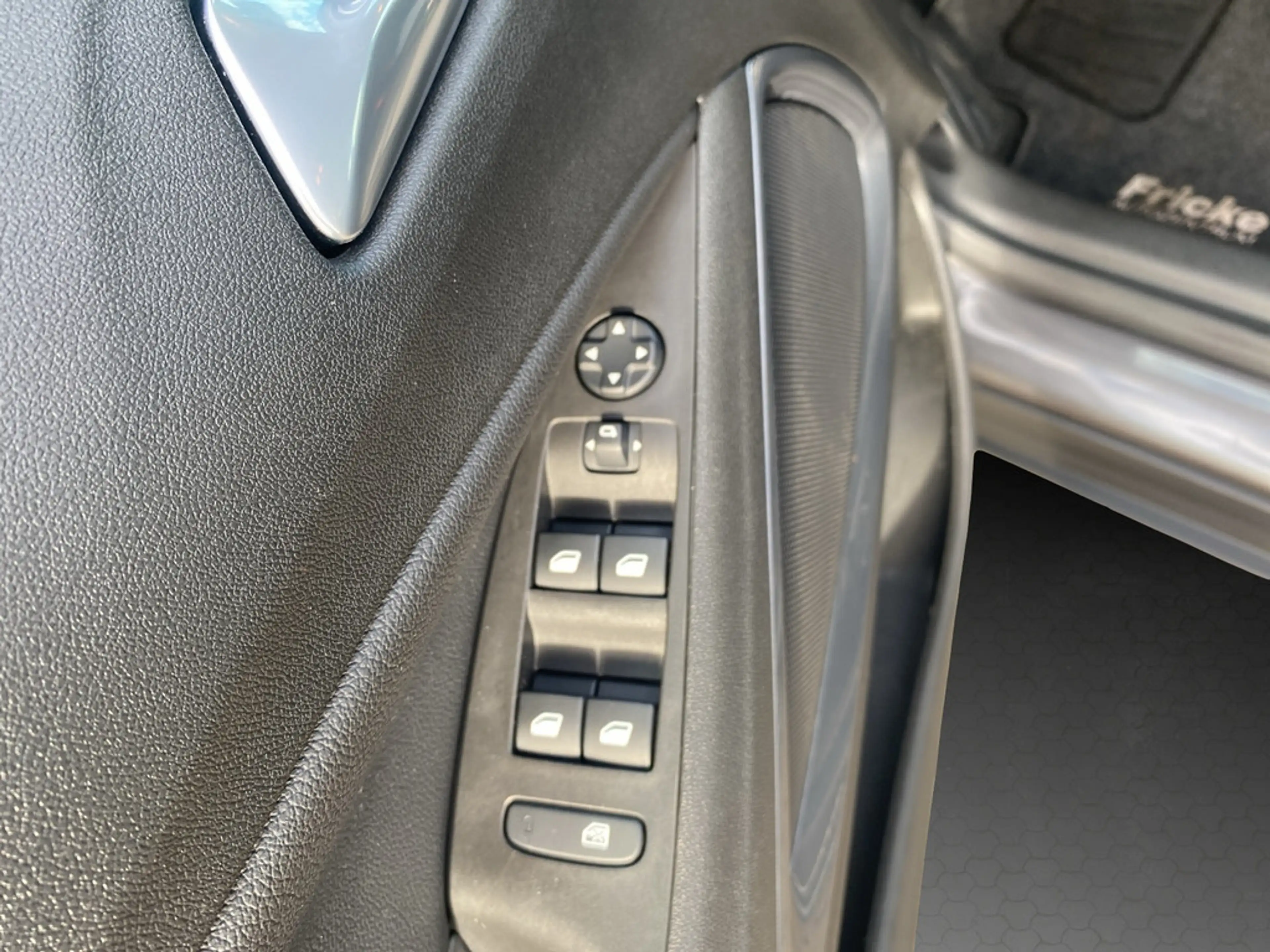 Opel Crossland 1.2 T Elegance LED+Navi+RFK LED+Nav — photo 11